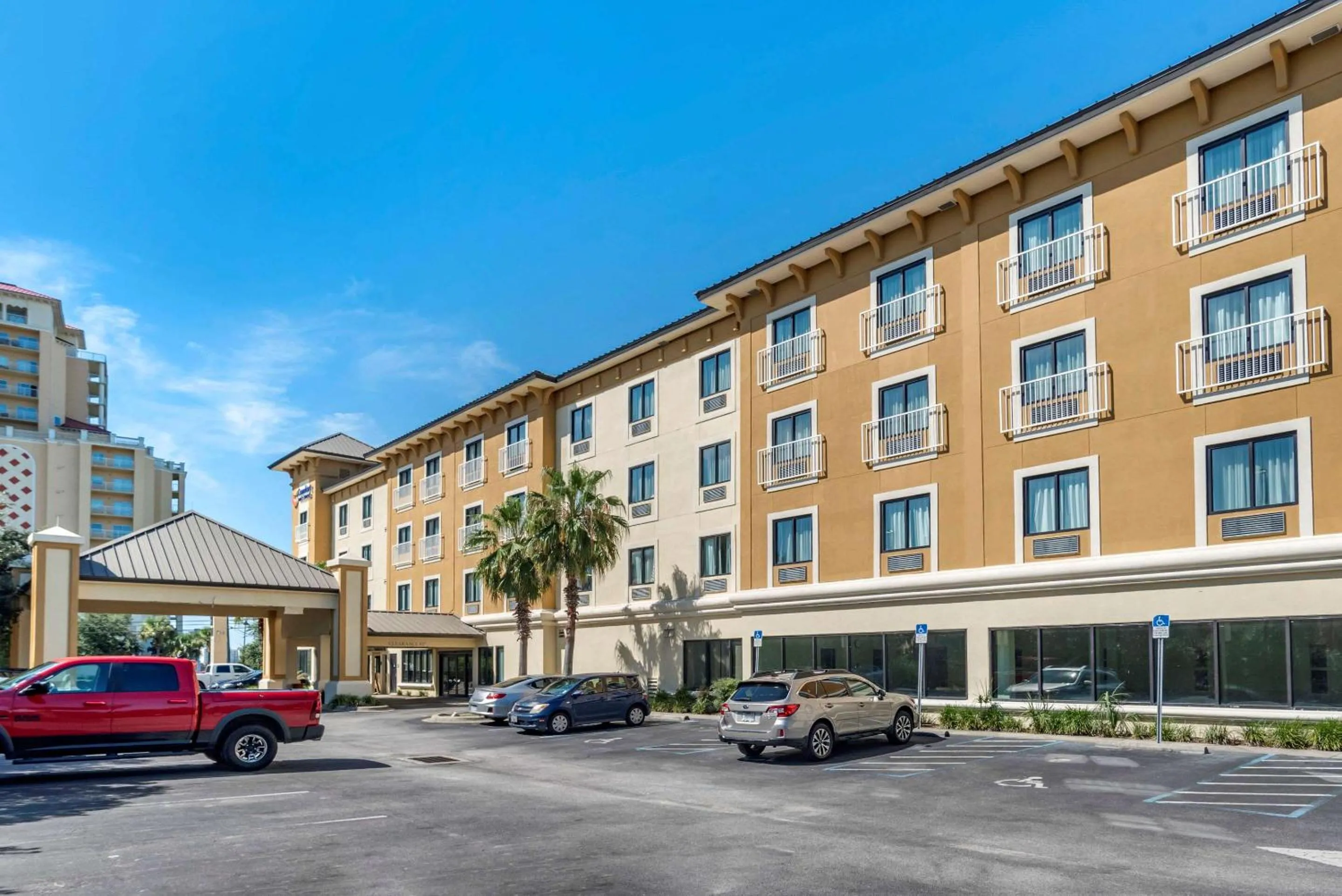 Property building in Comfort Inn & Suites Fort Walton Beach