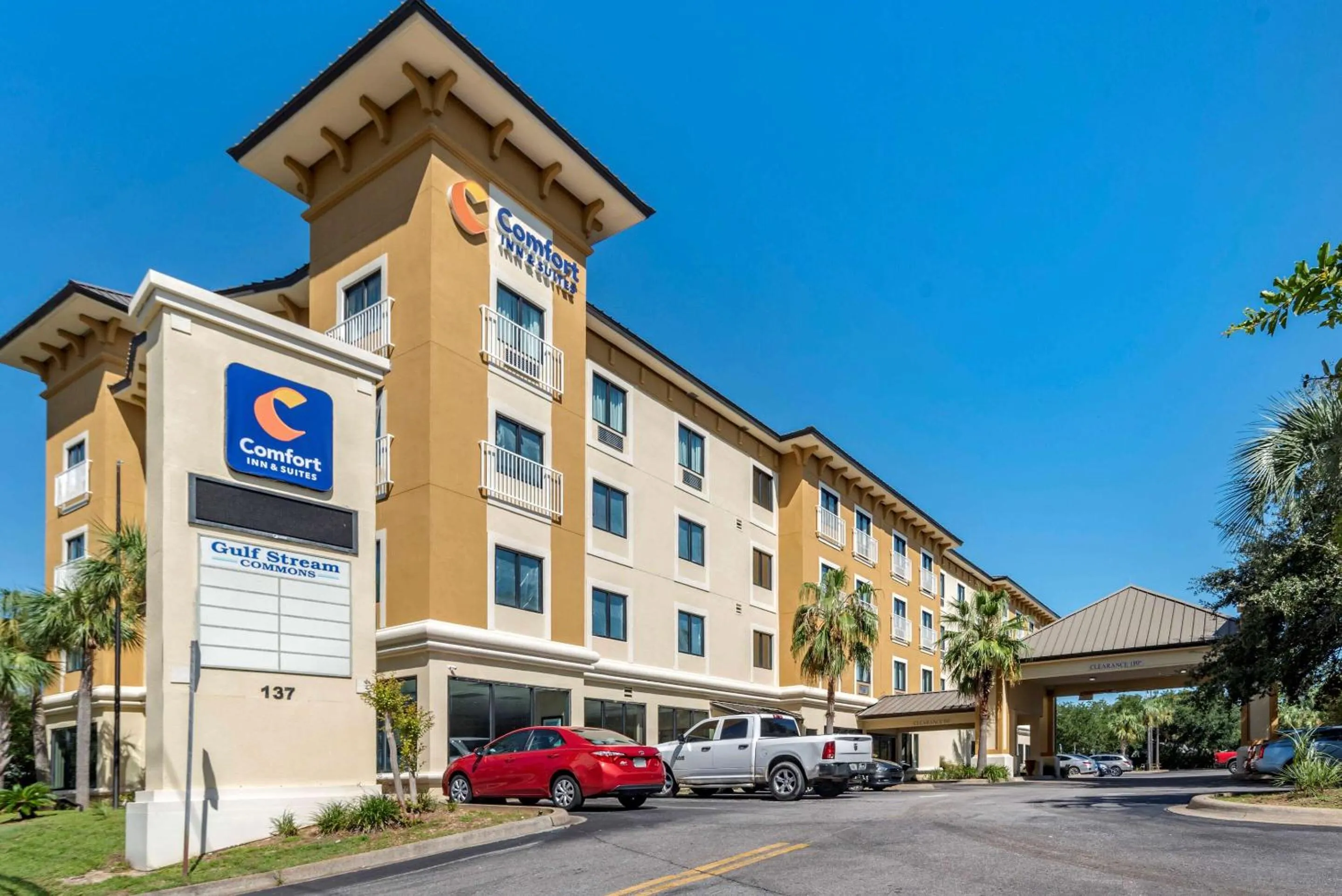 Property building in Comfort Inn & Suites Fort Walton Beach