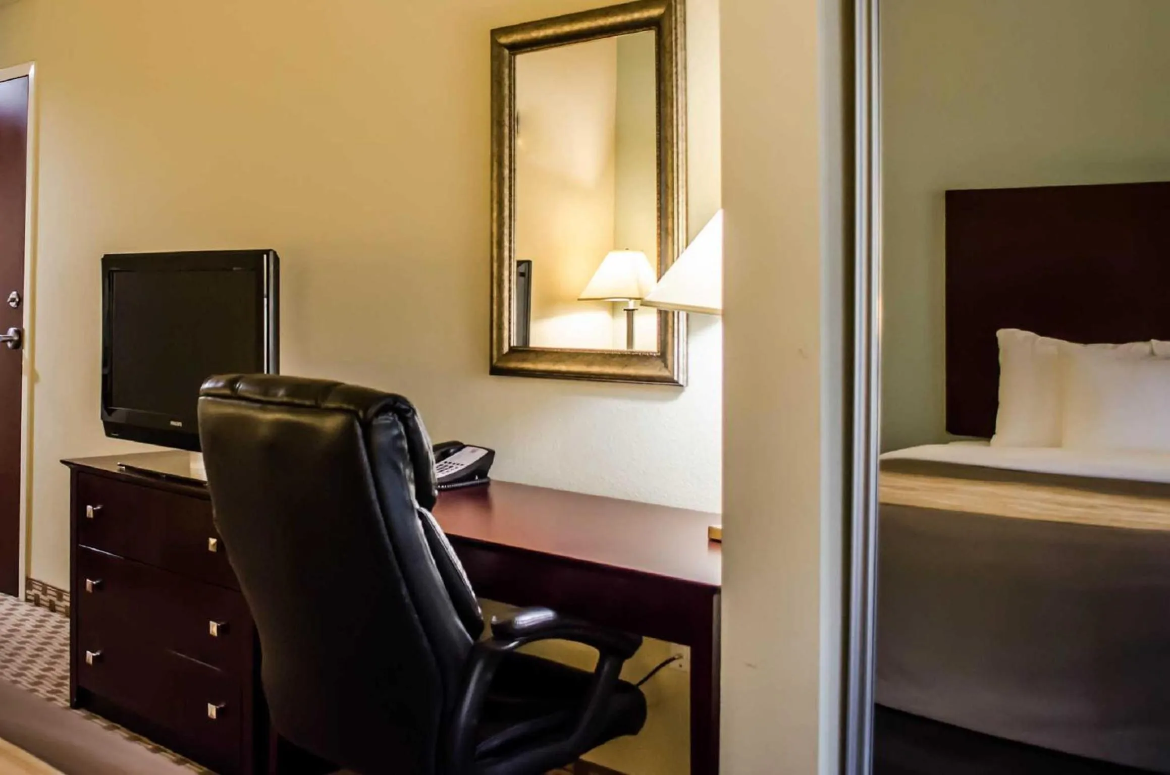 Photo of the whole room in Comfort Inn & Suites Fort Walton Beach