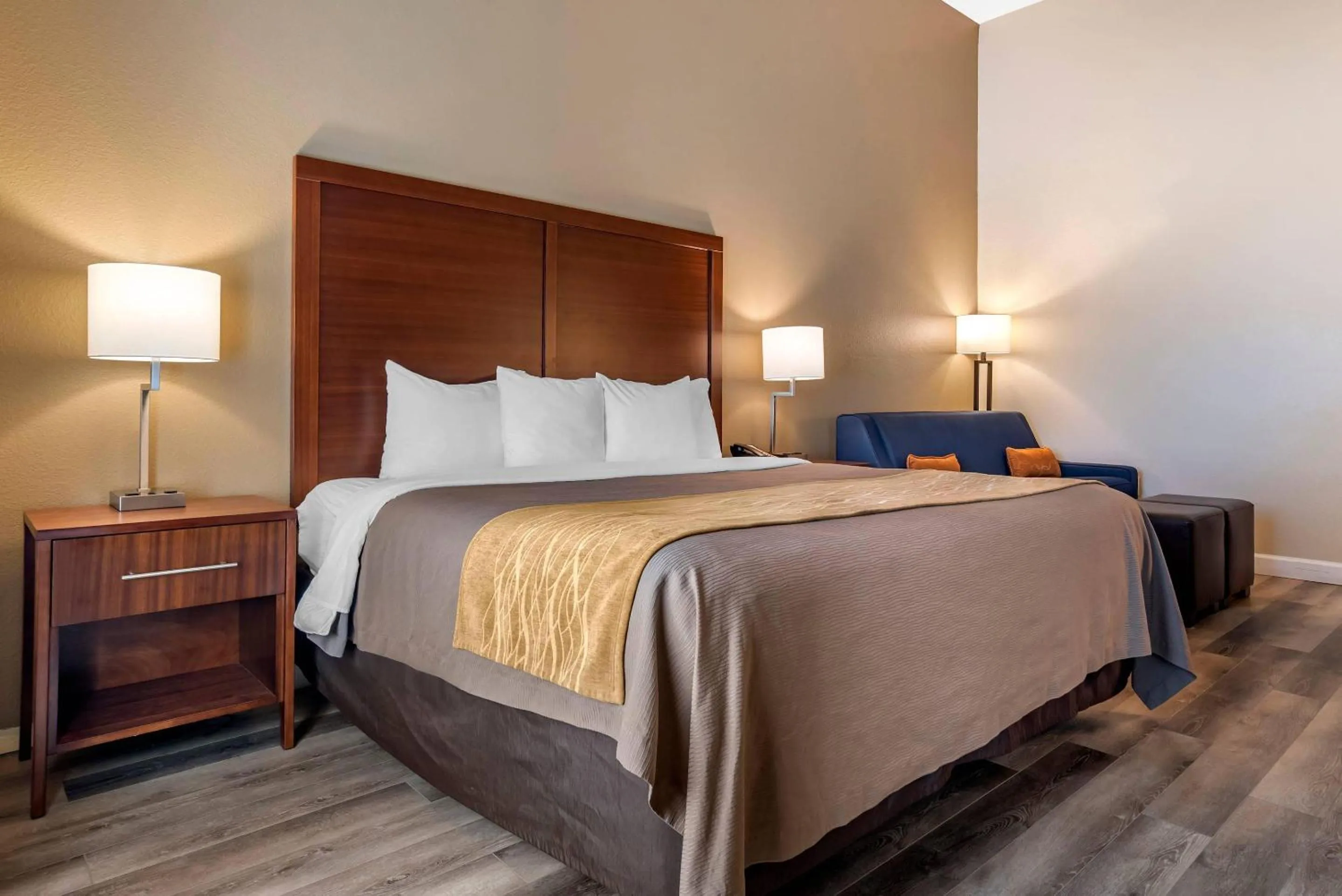 Bedroom, Bed in Comfort Inn & Suites Fort Walton Beach - Destin West