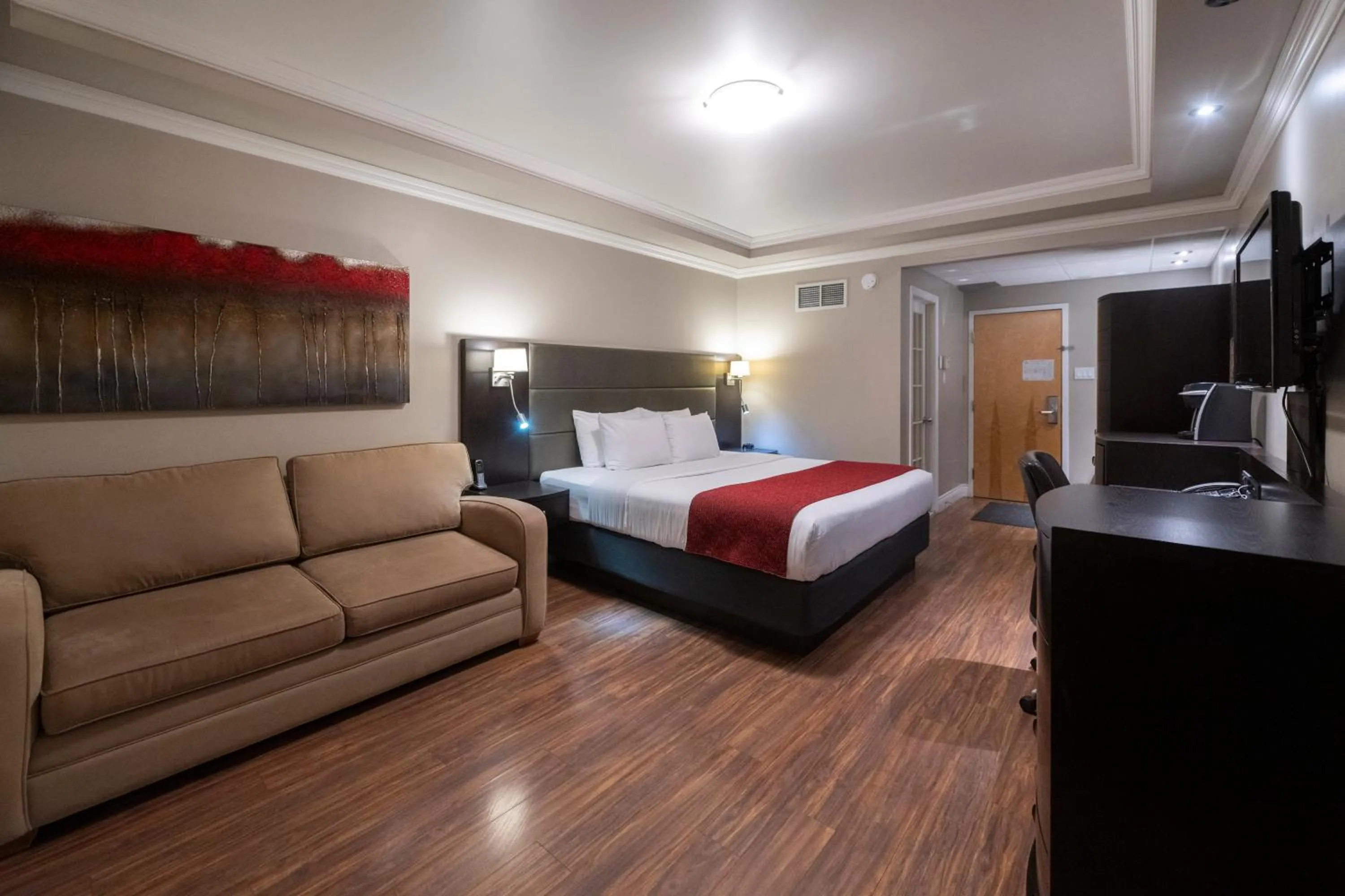 Bedroom, Bed in Hotel & Suites Le Dauphin Drummondville