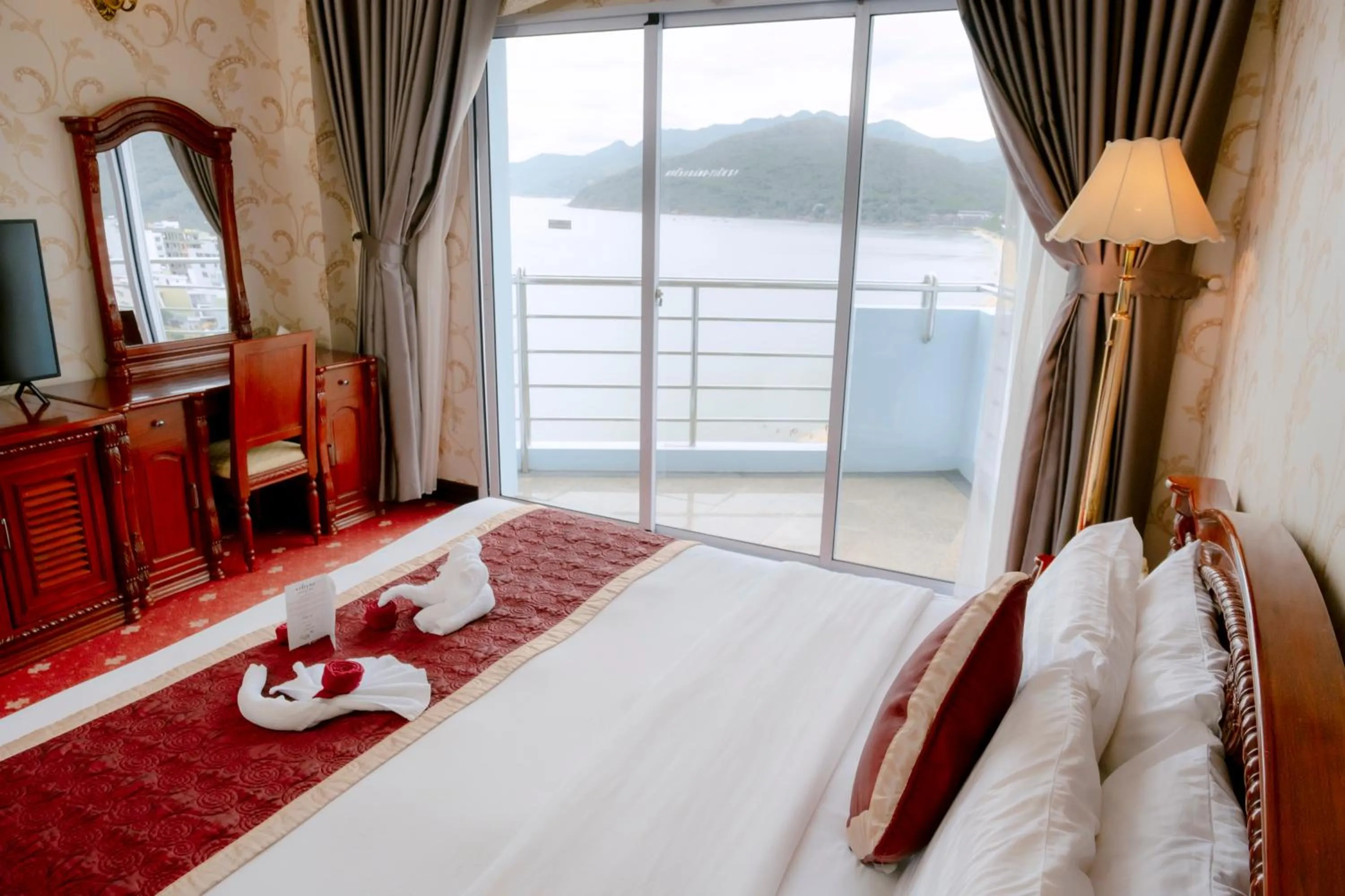 Photo of the whole room, Bed in Seagull Hotel