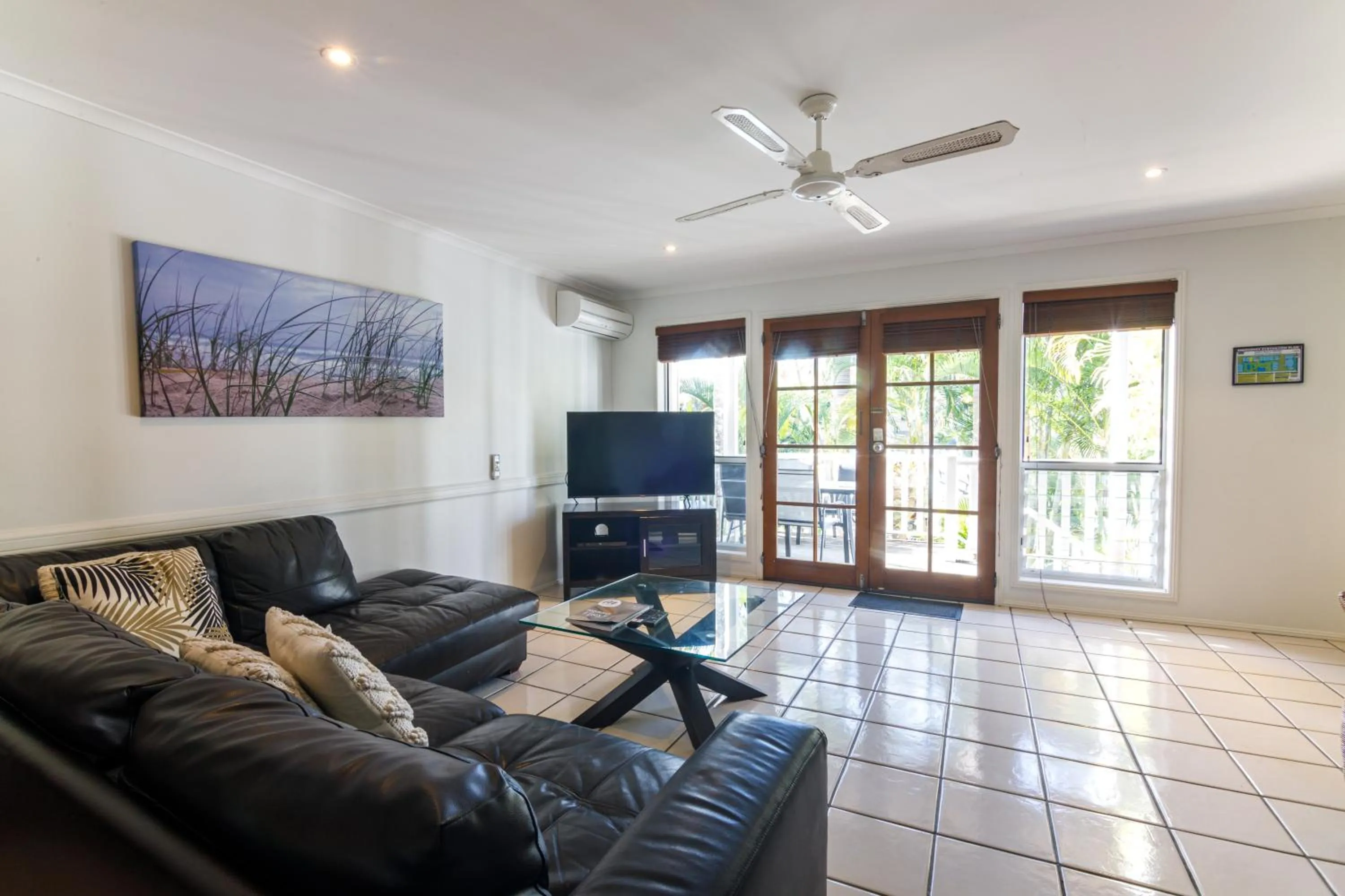 TV and multimedia in Sandy Beach Resort