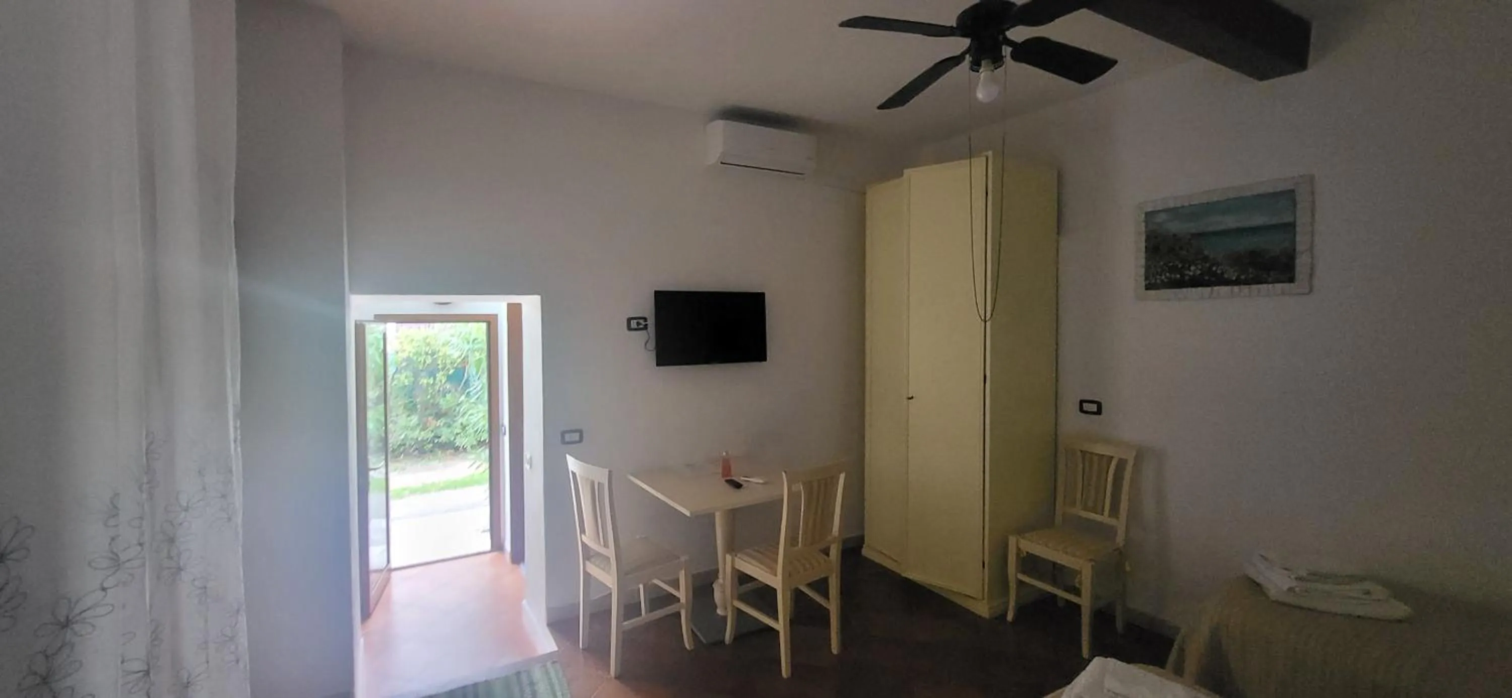 air conditioner in Hotel Dory