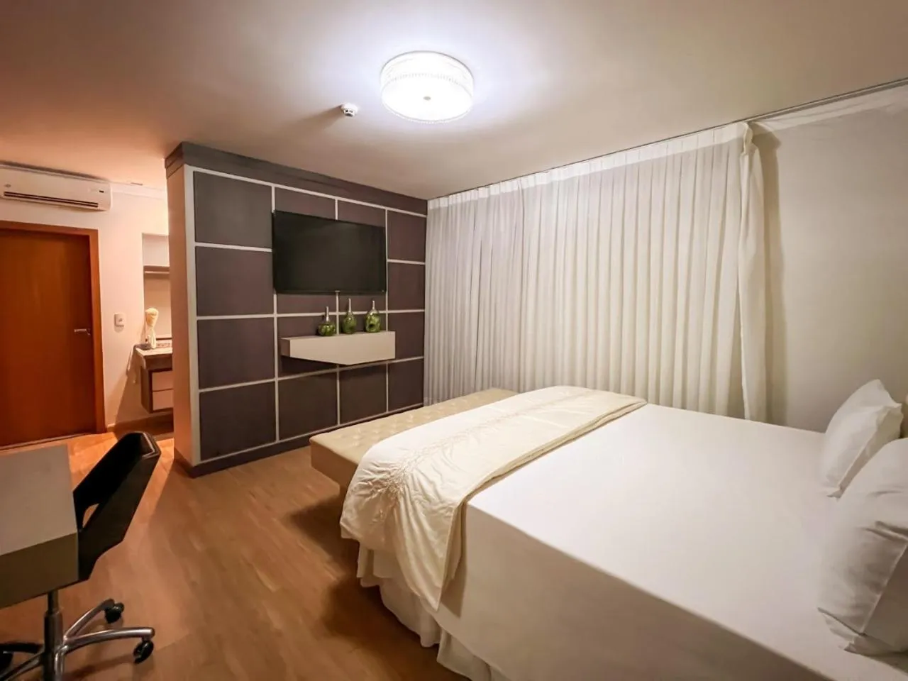 Bed in GoldMen Business Cianorte