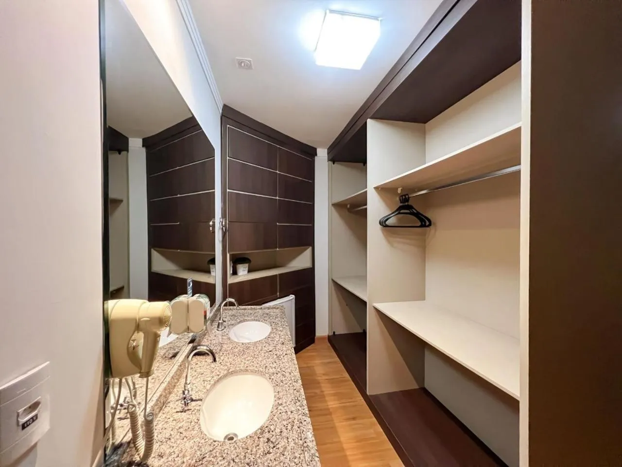 Photo of the whole room in Paraná Comfort Hotel