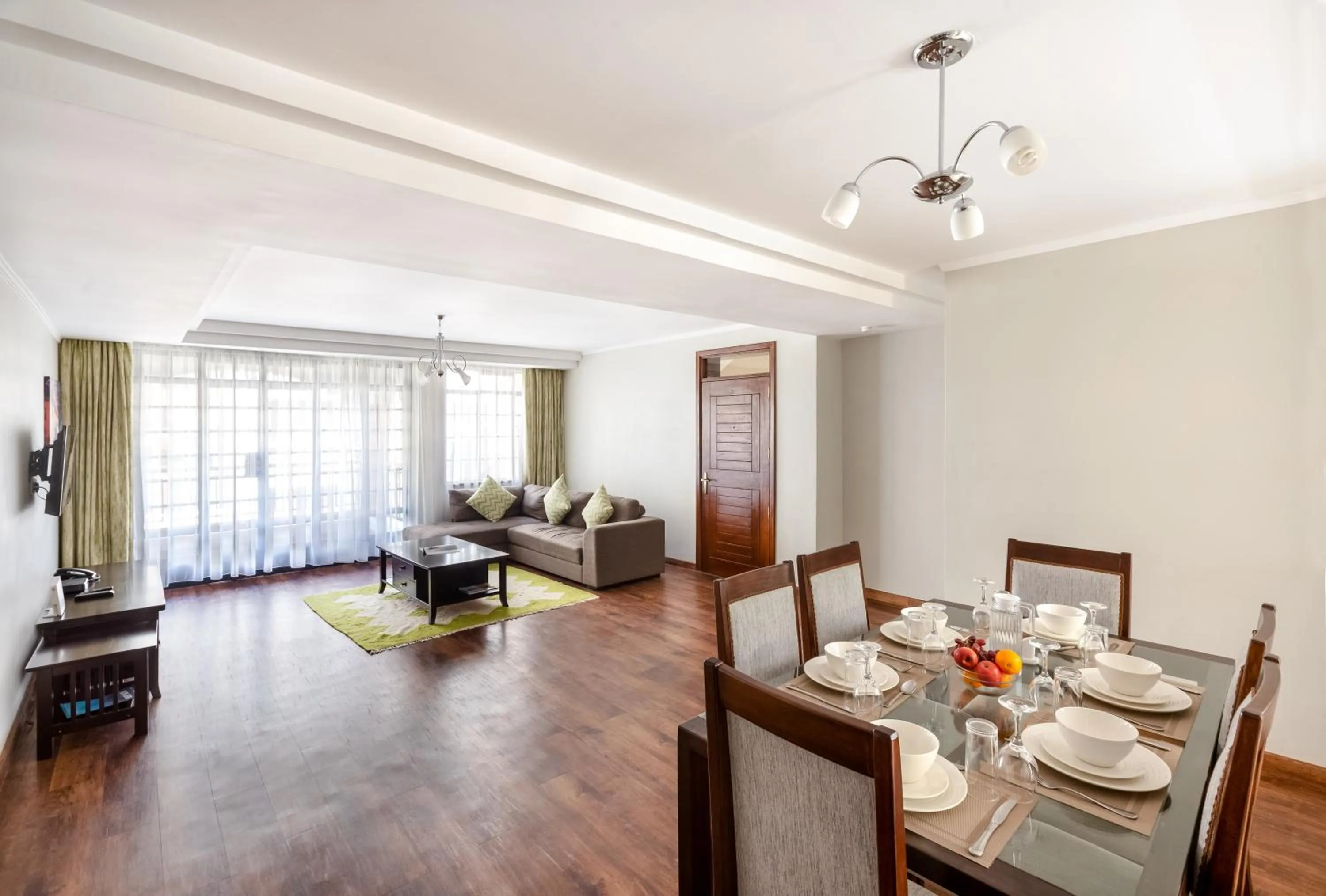 Dining area in Cozy Residences by Trianum