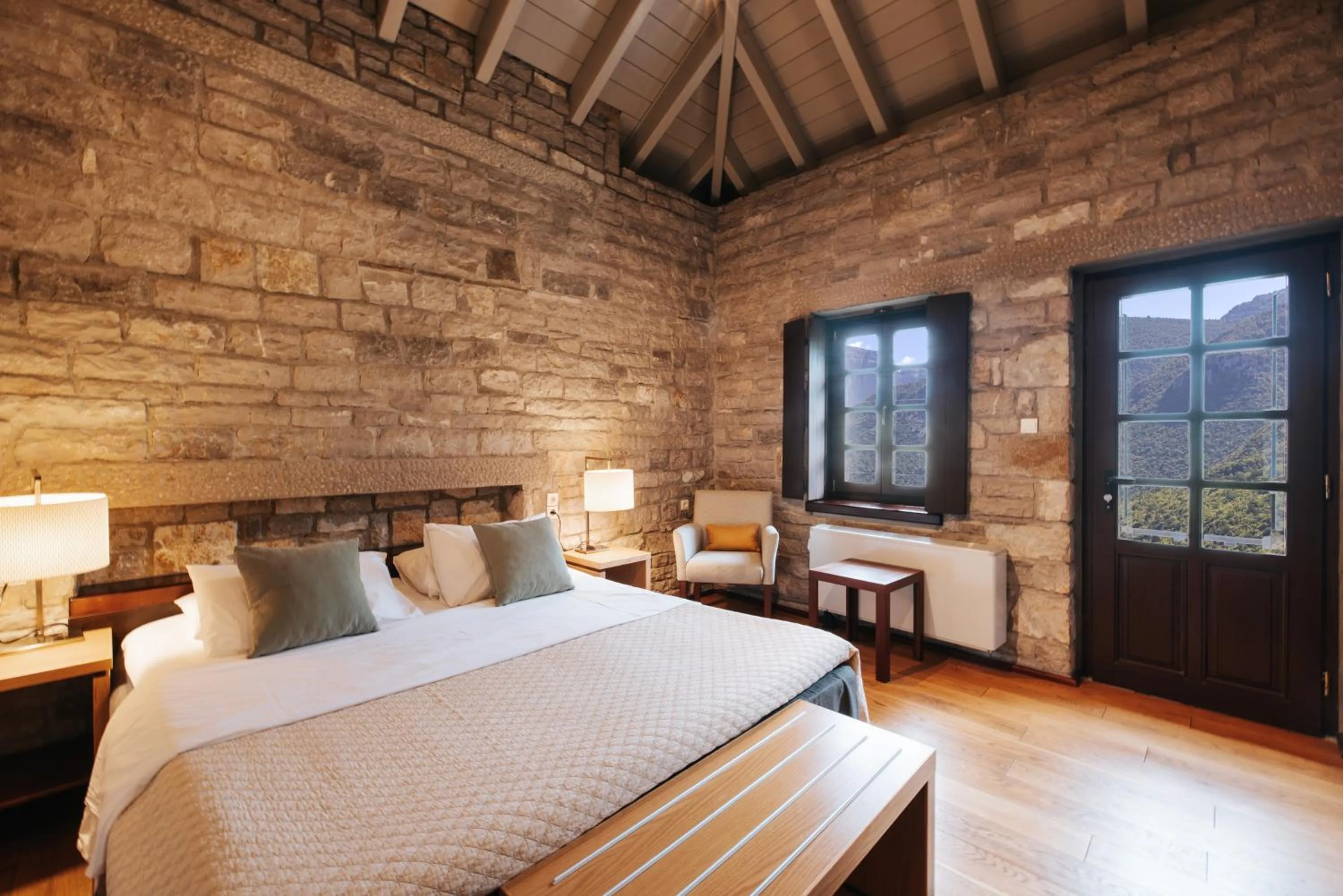 Bed in Aristi Mountain Resort