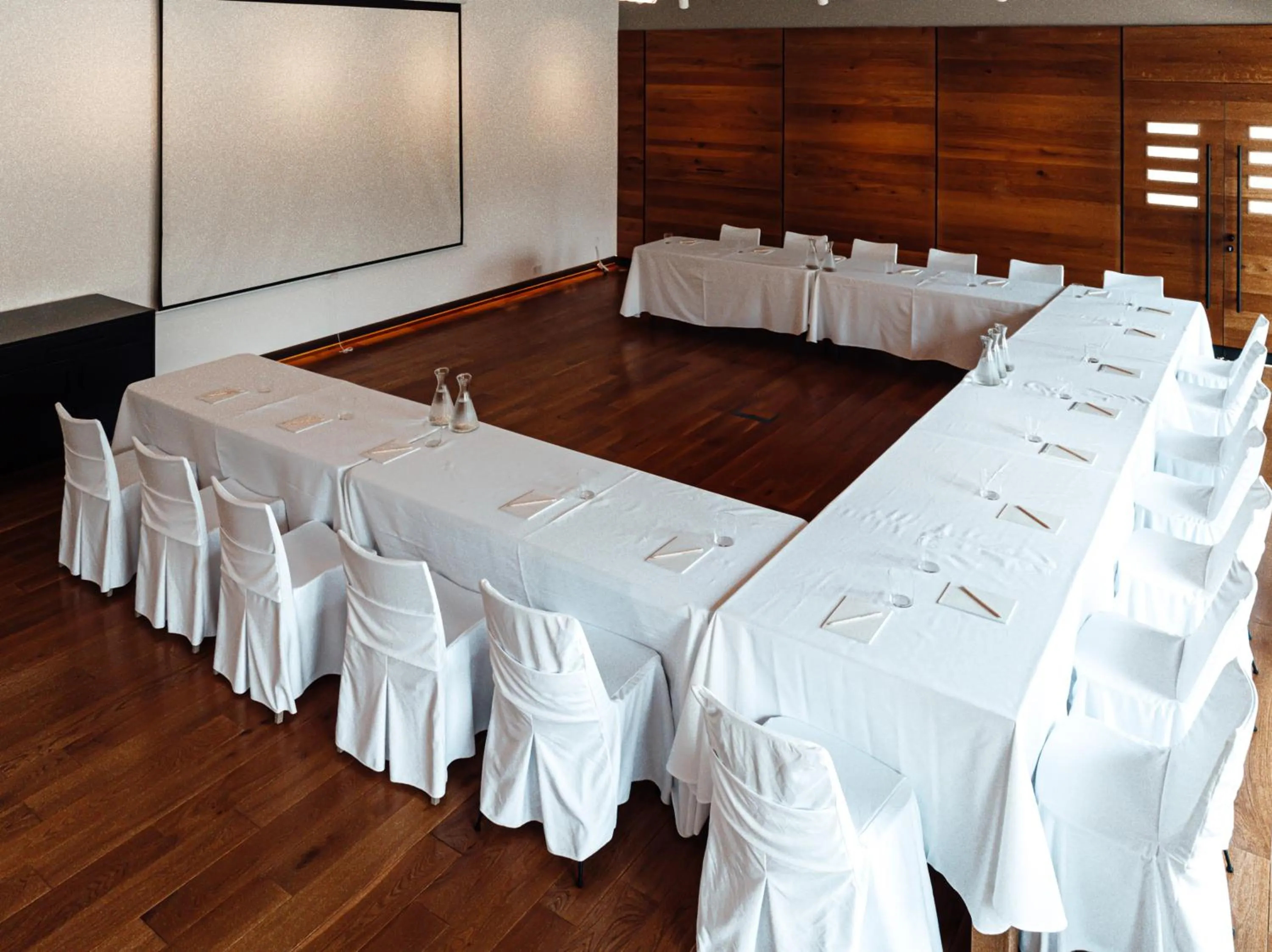 Meeting/conference room in Aristi Mountain Resort