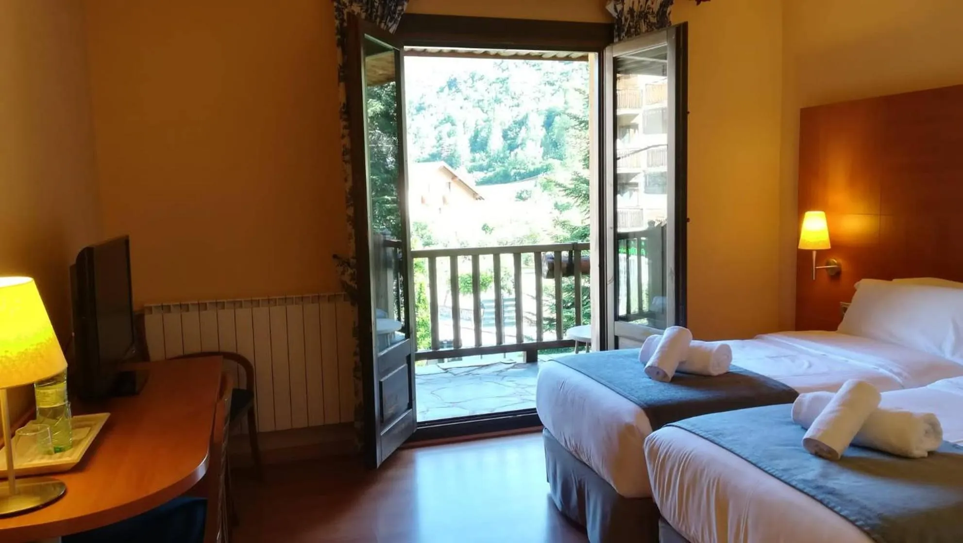 Photo of the whole room, Bed in Hotel Saurat