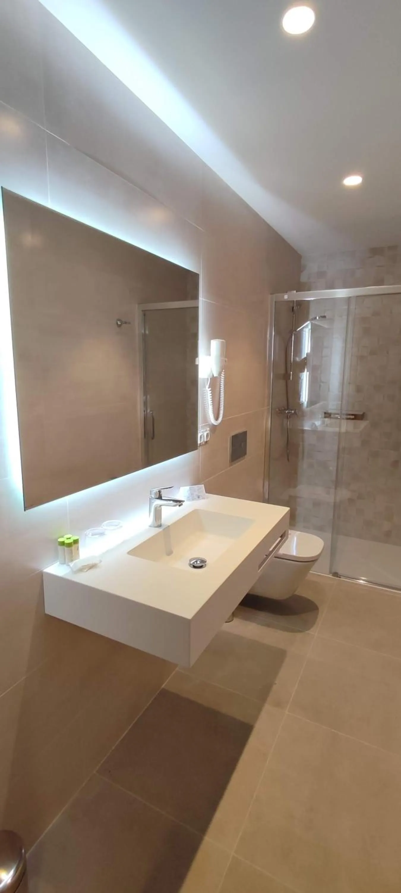 Bathroom in Hotel Saurat