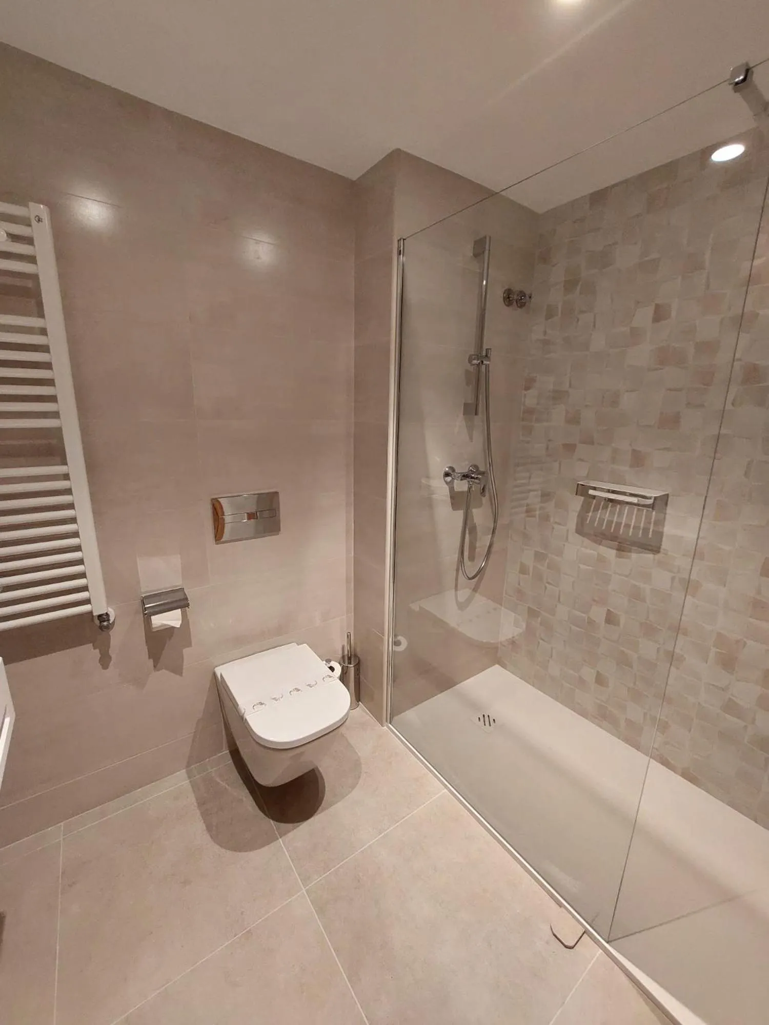 Bathroom in Hotel Saurat