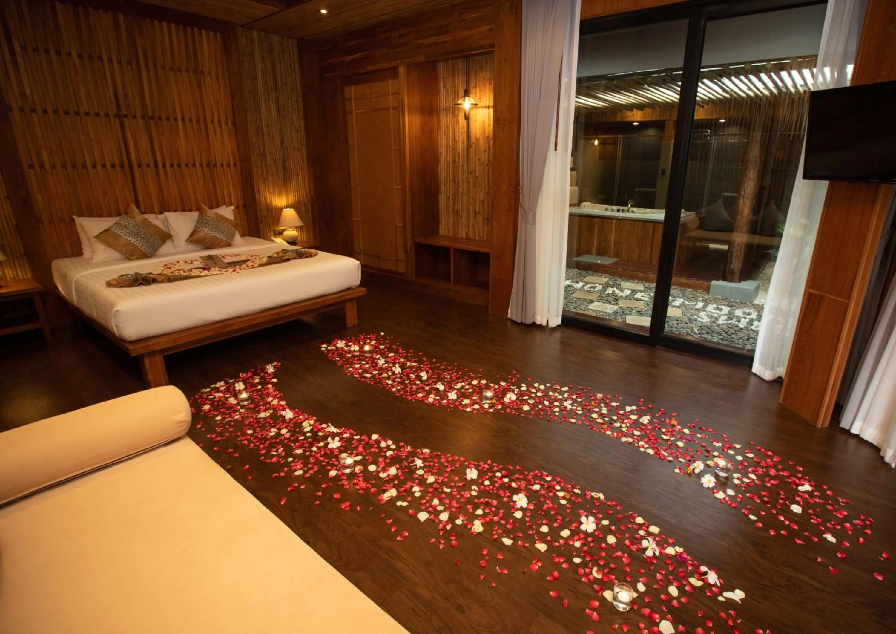 TV and multimedia, Bed in Railay Village Resort and Spa