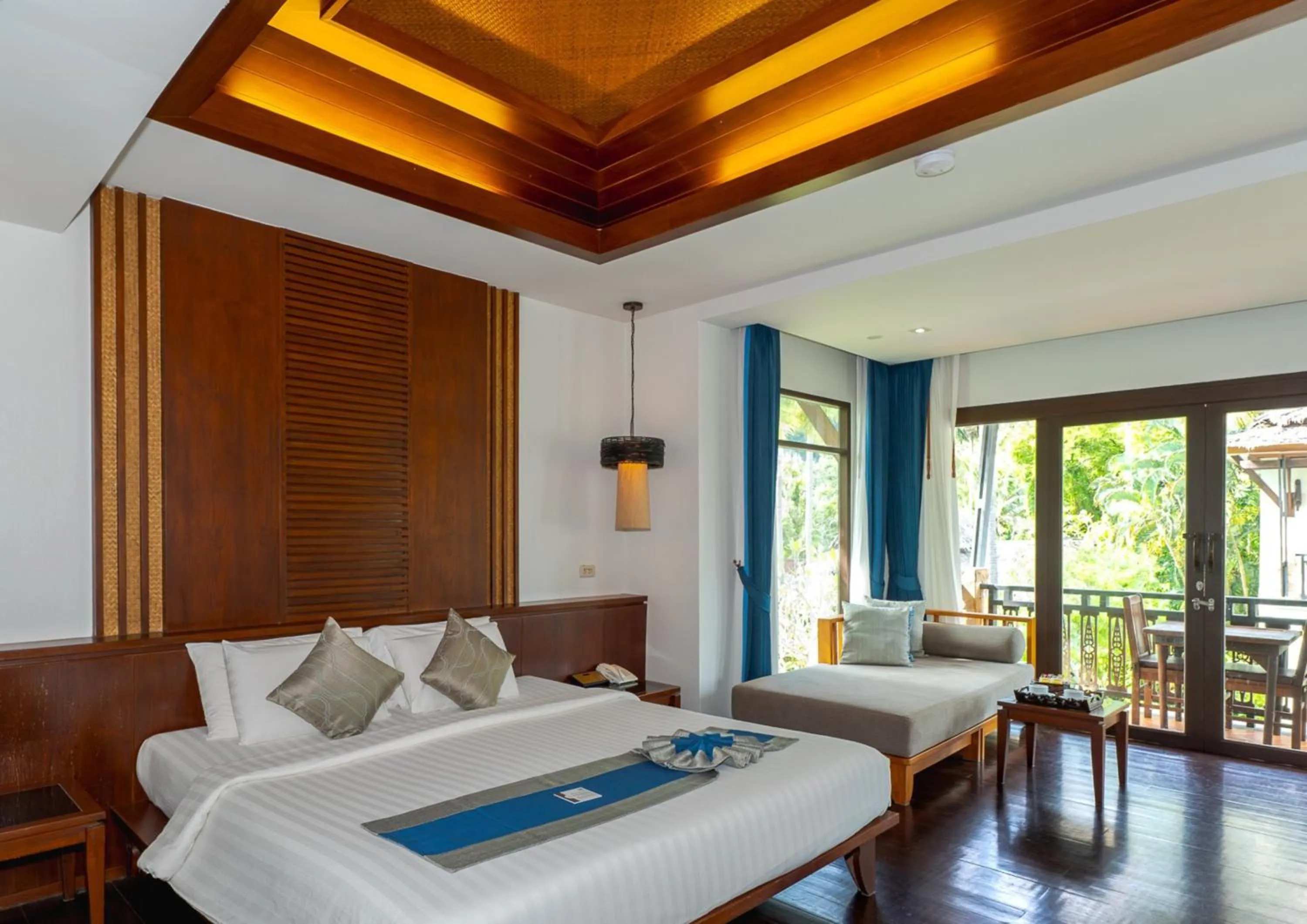 Bed in Railay Village Resort and Spa