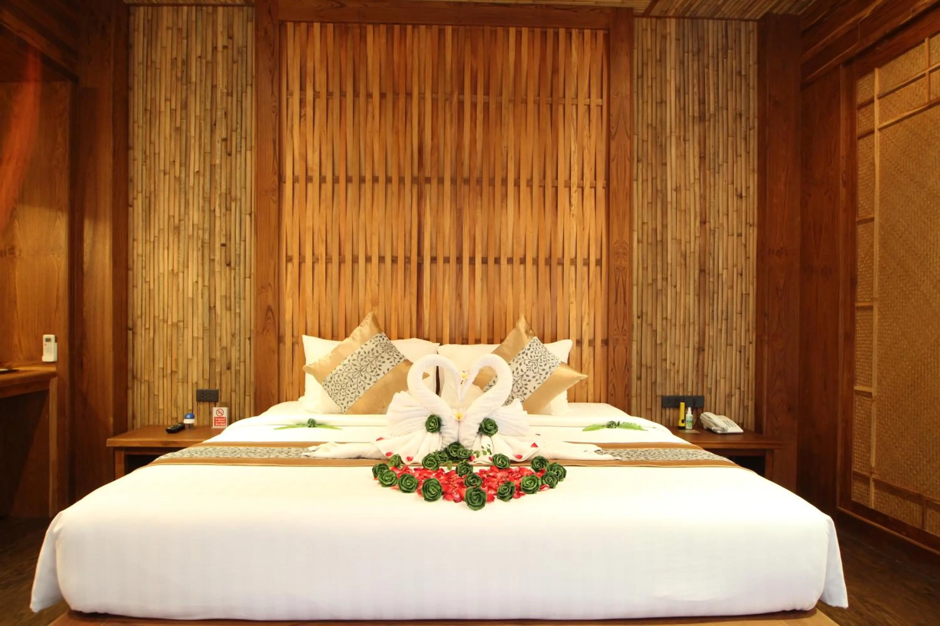 Bed in Railay Village Resort and Spa