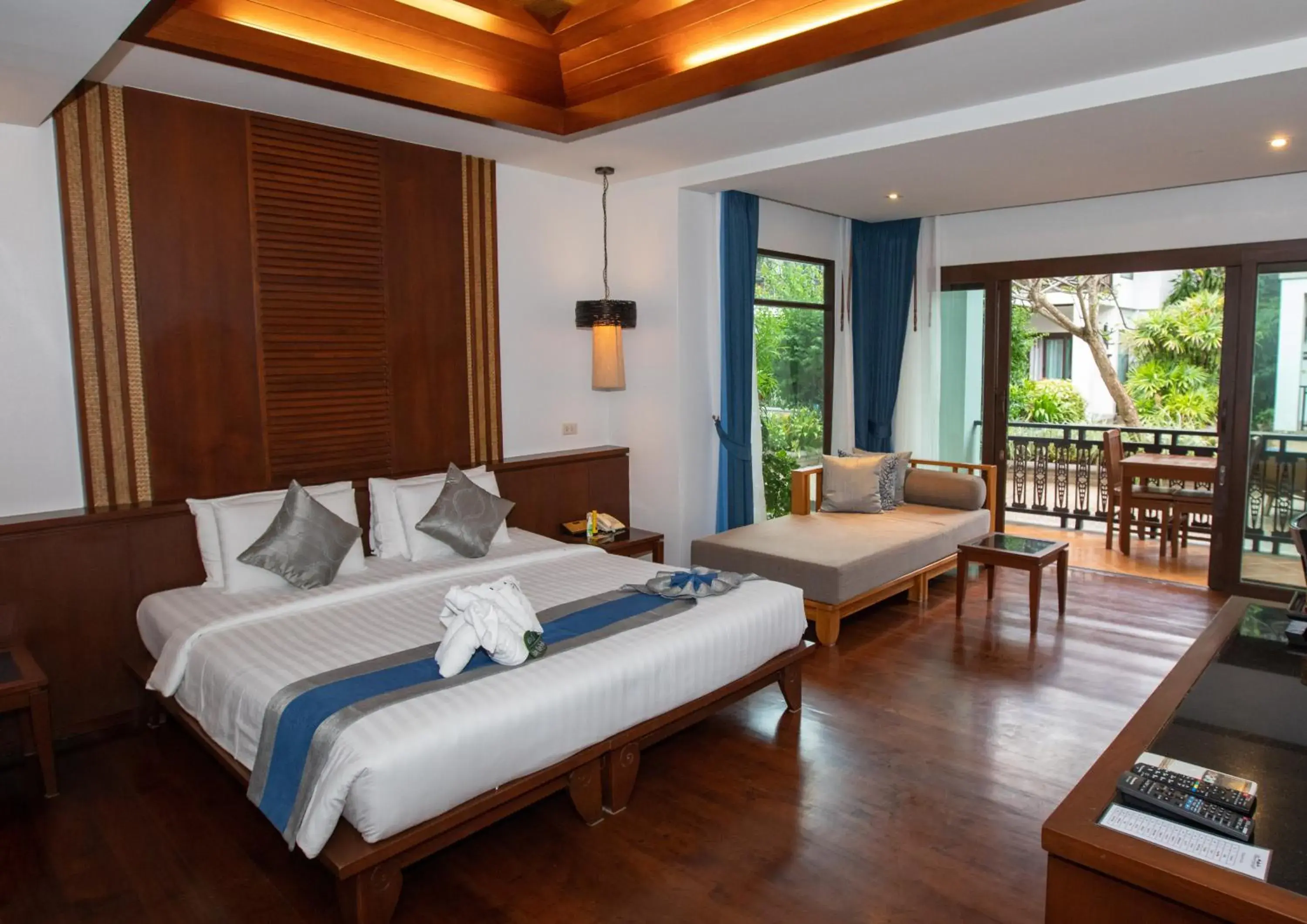 Deluxe Poolside in Railay Village Resort Deluxe Poolside in Railay Village Resort