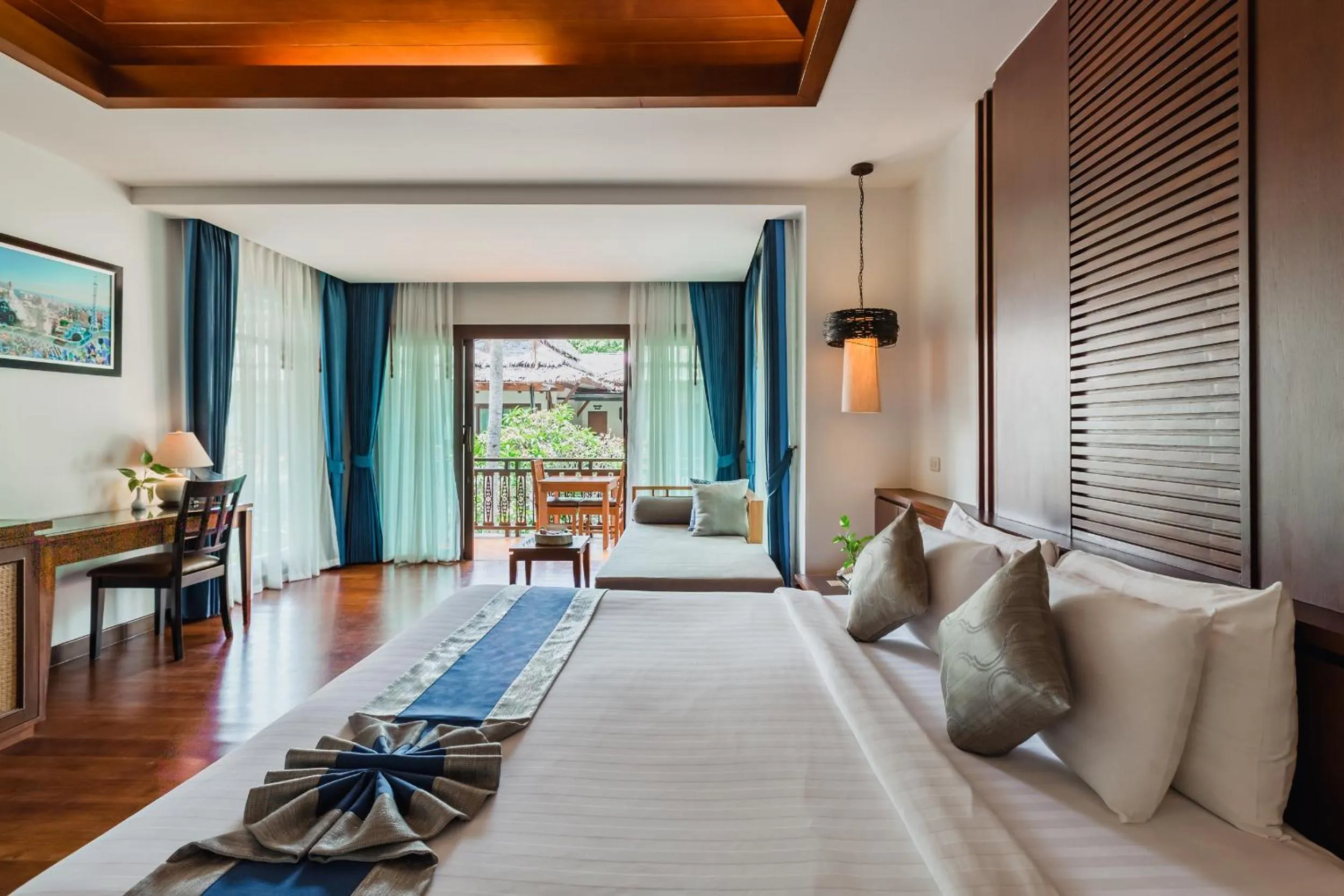 Bed in Railay Village Resort and Spa