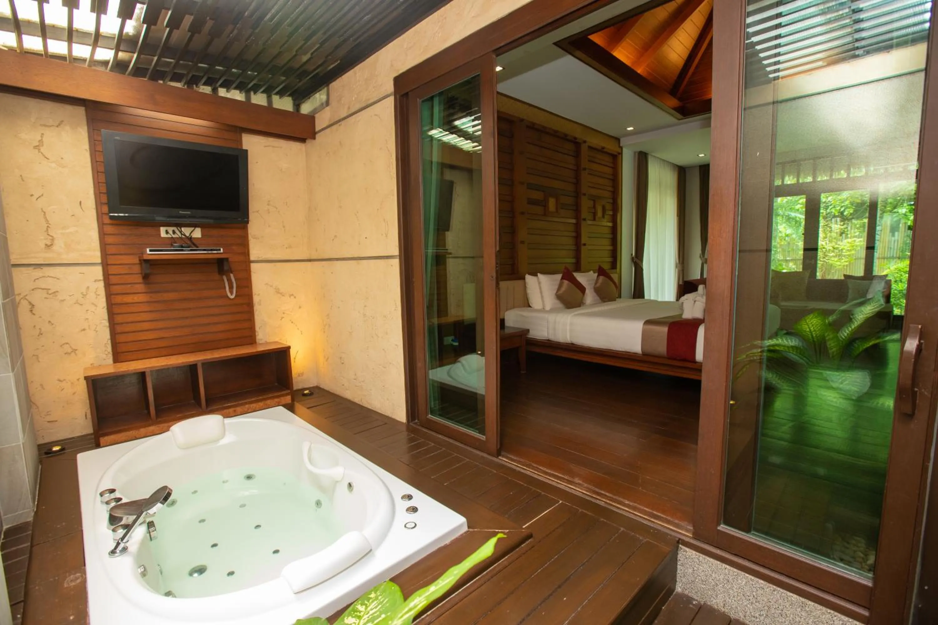 Bath, Bed in Railay Village Resort and Spa