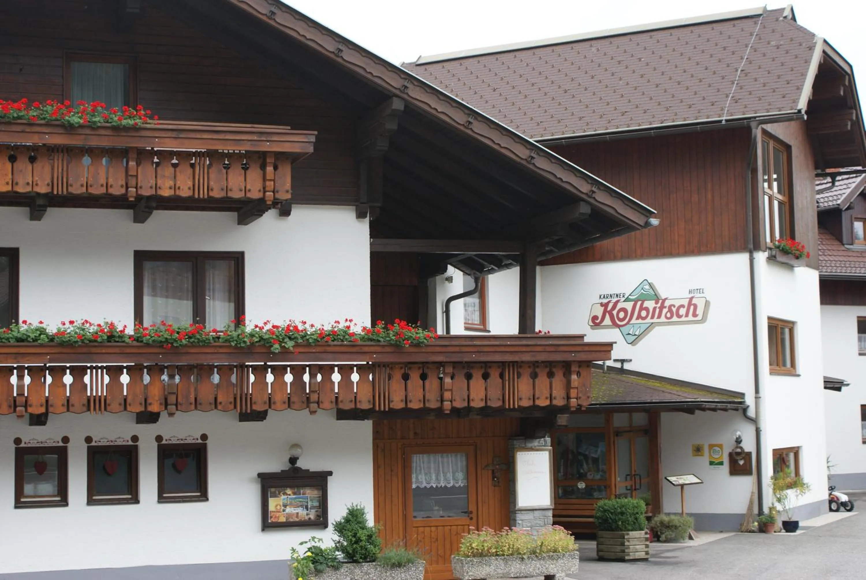Facade/entrance in Kolbitsch am Weissensee ein Seeblick der verzaubert B&B