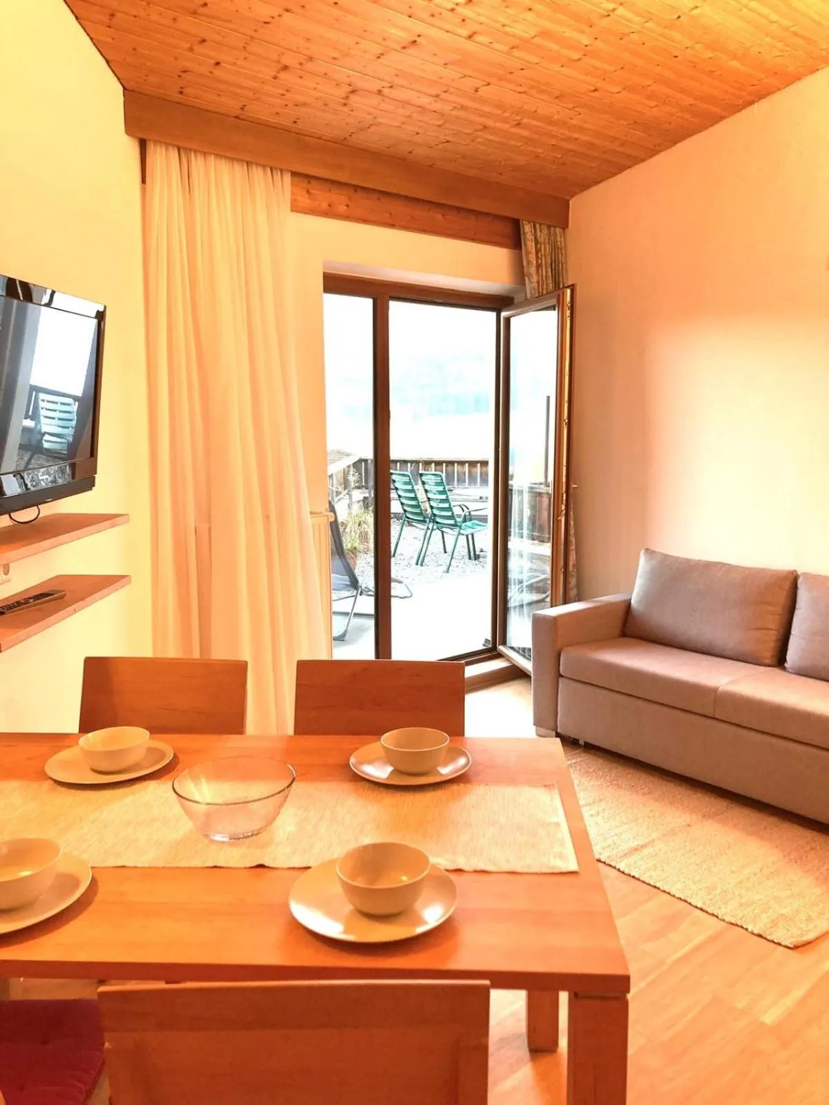 Living room in Kolbitsch am Weissensee ein Seeblick der verzaubert B&B