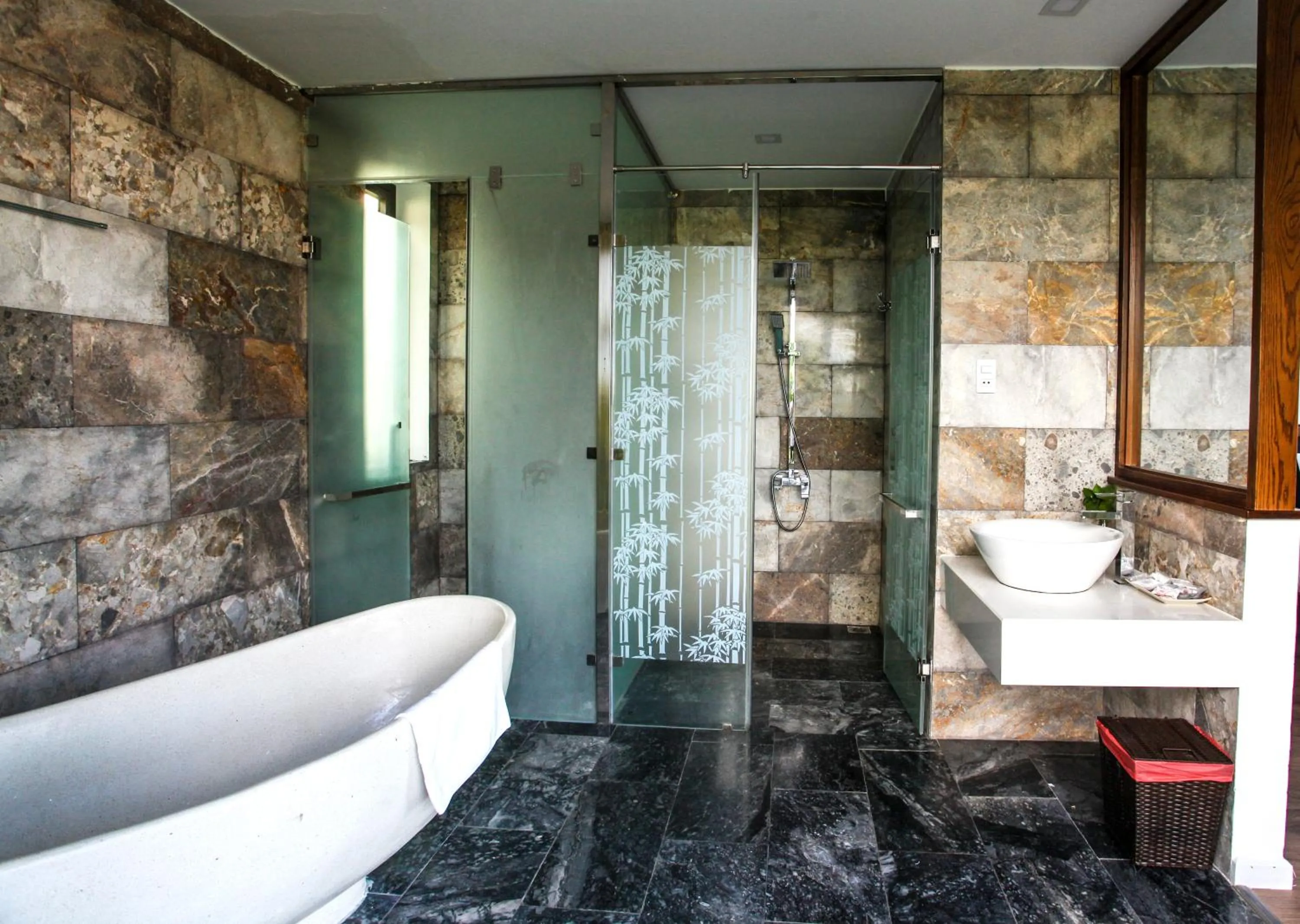 Bathroom in Hoi An Four Seasons Villa