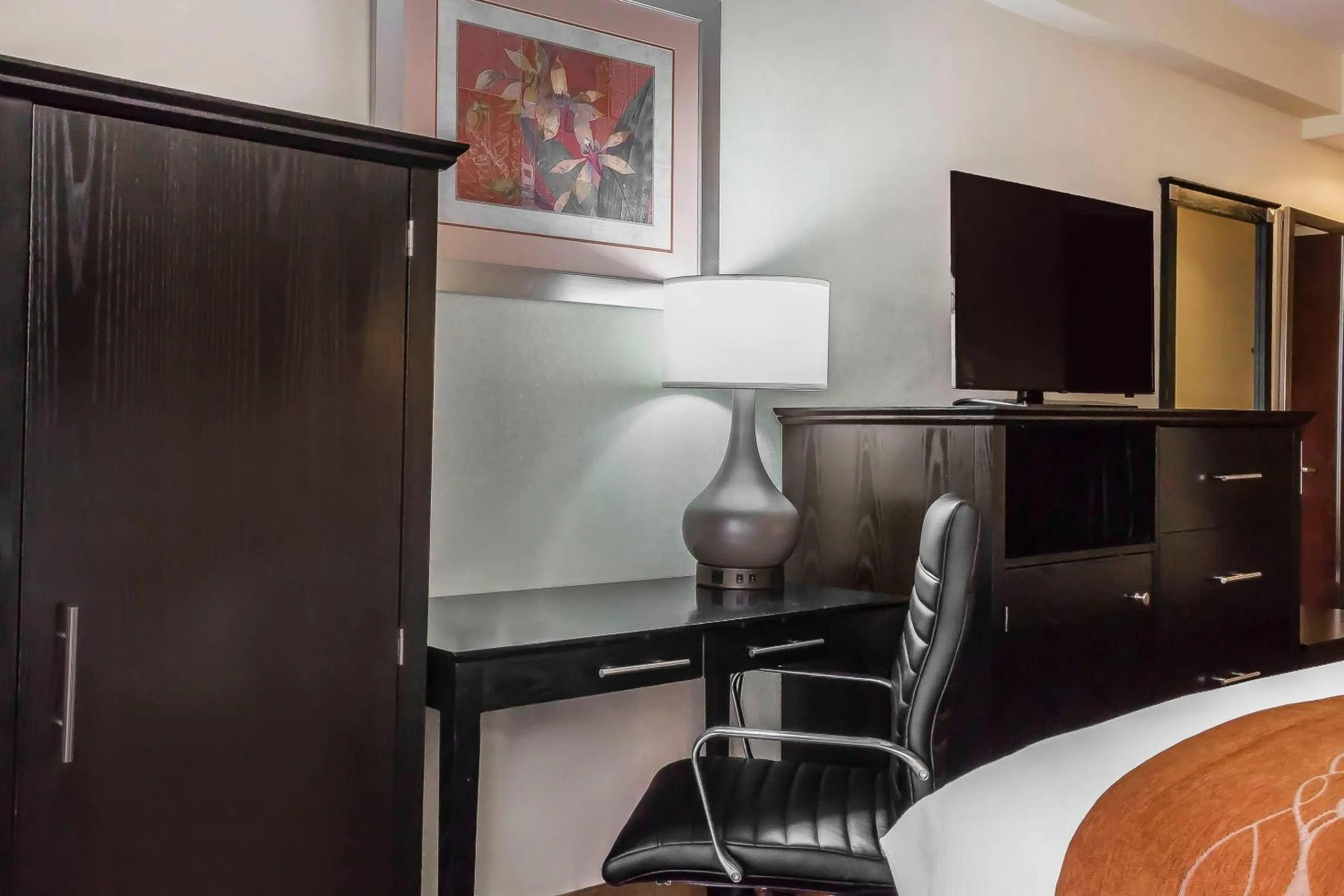 Bedroom, Bed in Comfort Inn & Suites LaGuardia Airport
