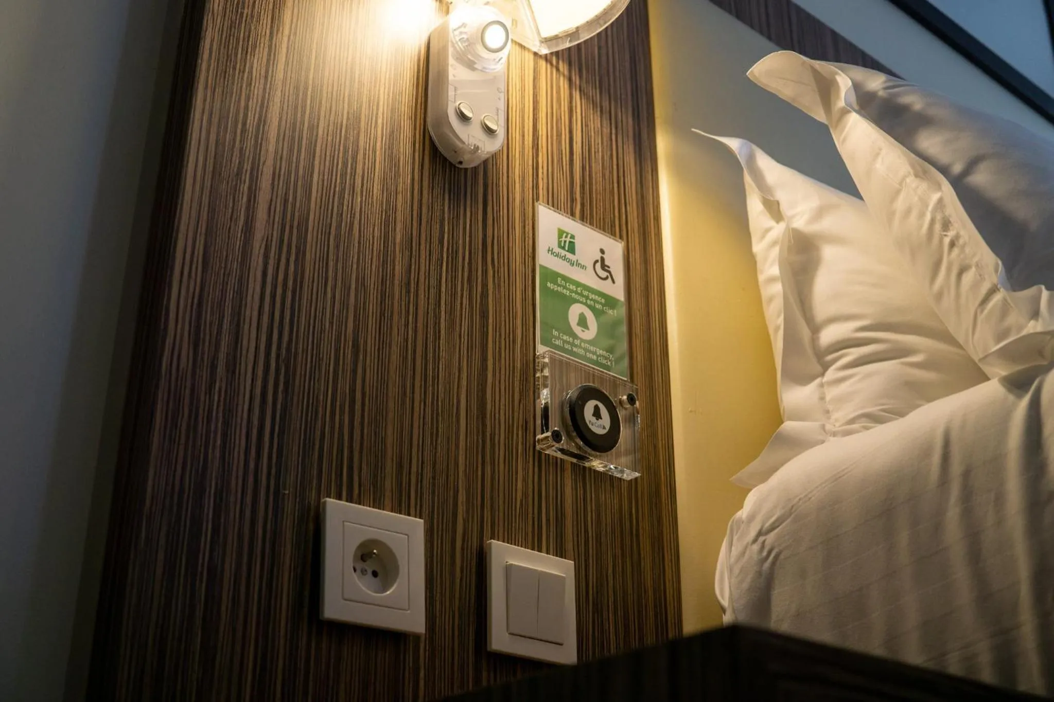 Photo of the whole room, Bed in Holiday Inn Paris Opéra - Grands Boulevards by IHG