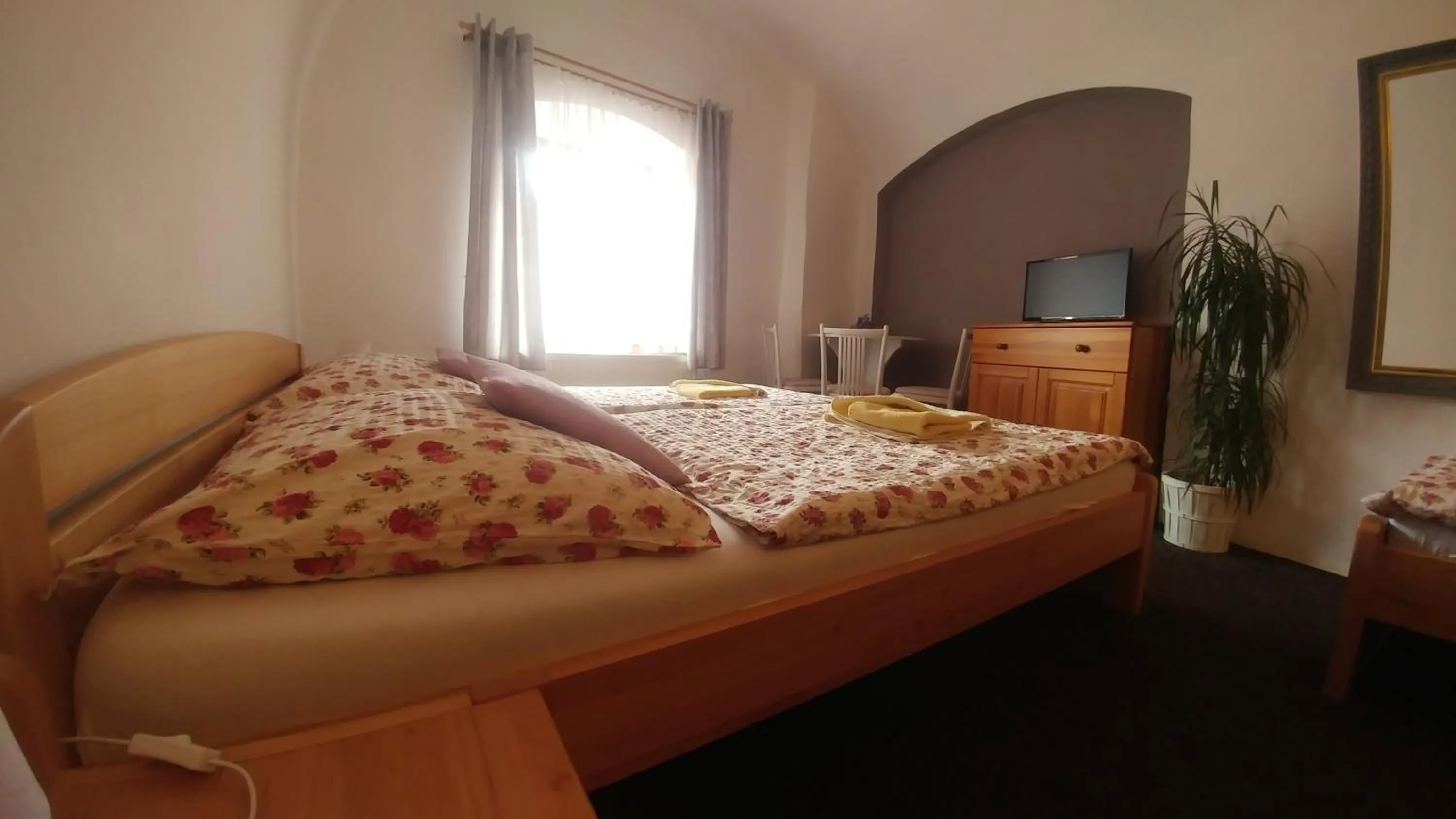 Photo of the whole room, Bed in Mini Hotel Abraka & Apartments