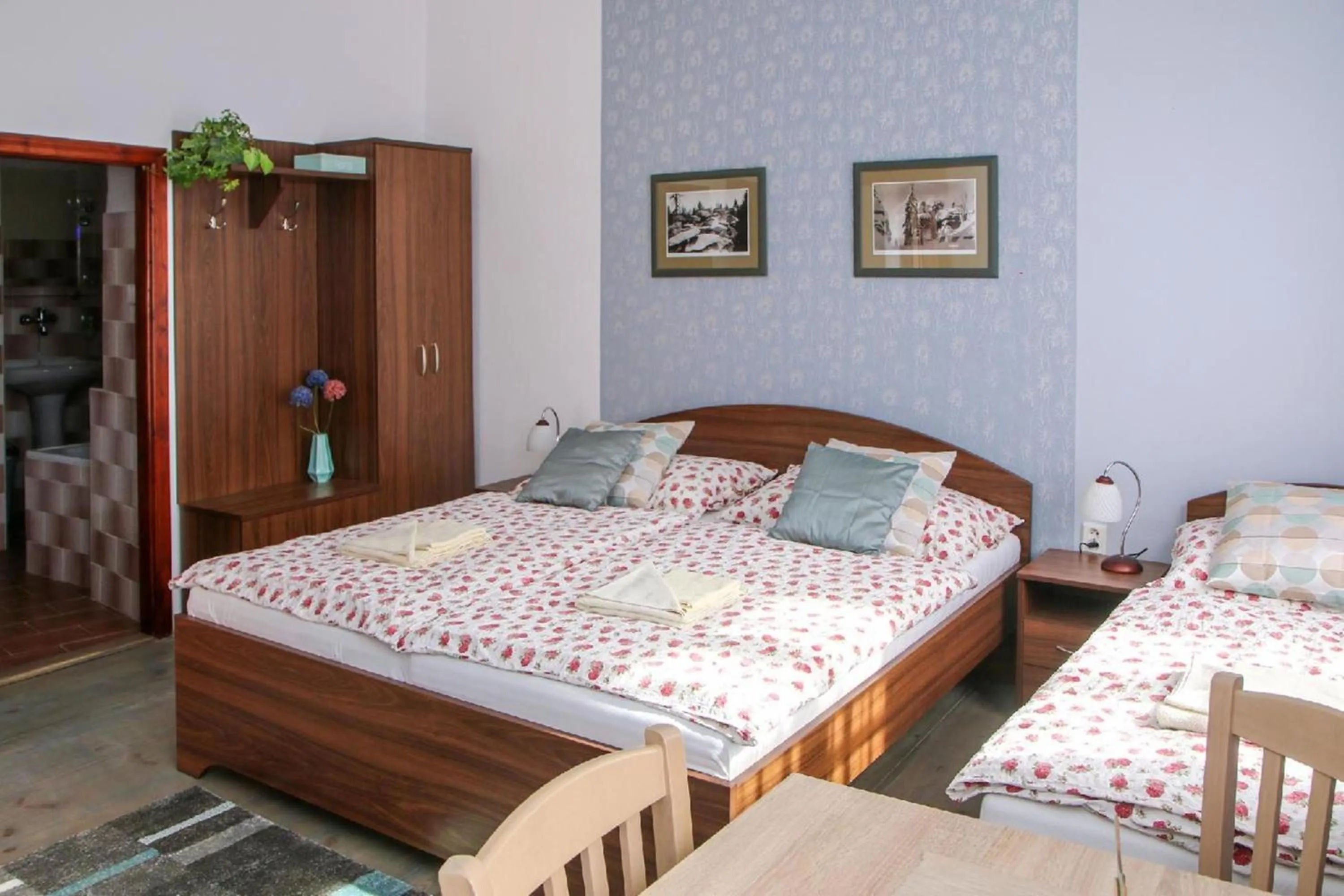 Bed in Mini Hotel Abraka & Apartments