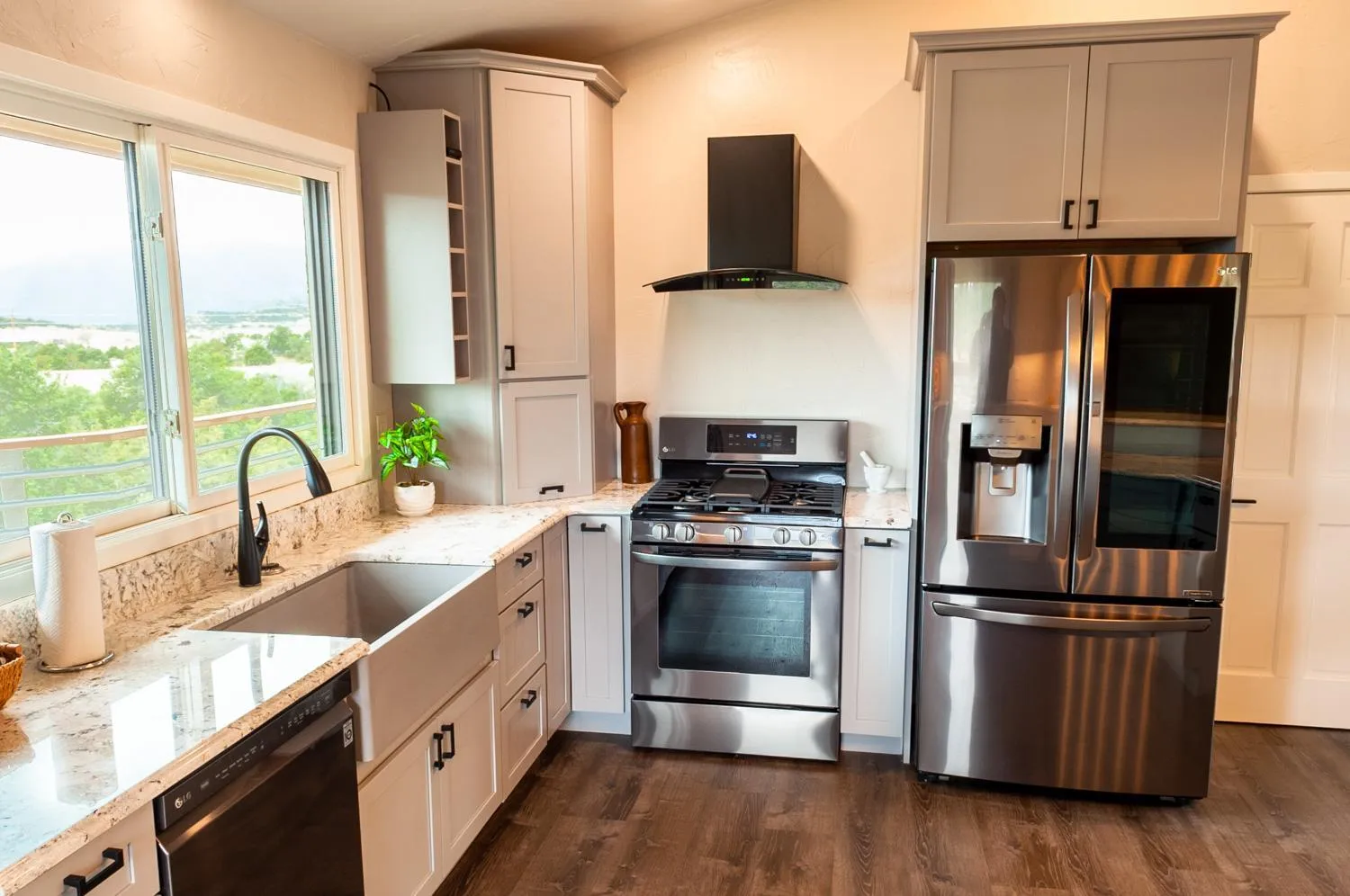 Kitchen or kitchenette in Royal Gorge Cabins