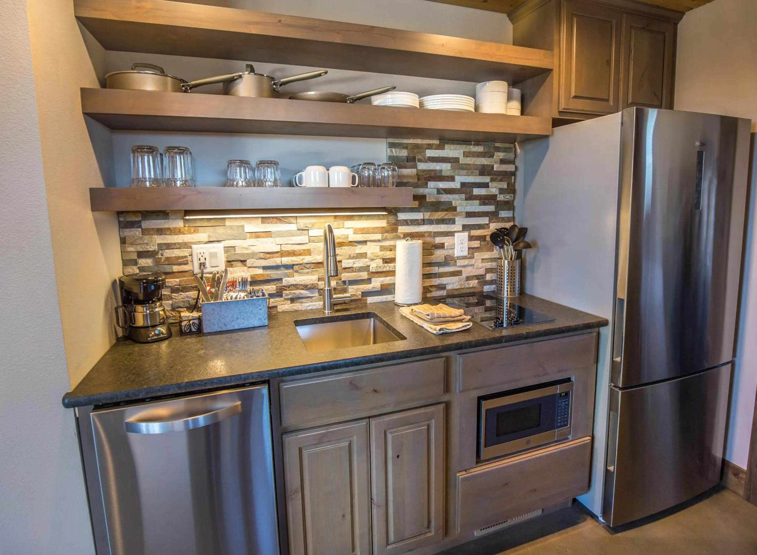 Coffee/tea facilities in Royal Gorge Cabins