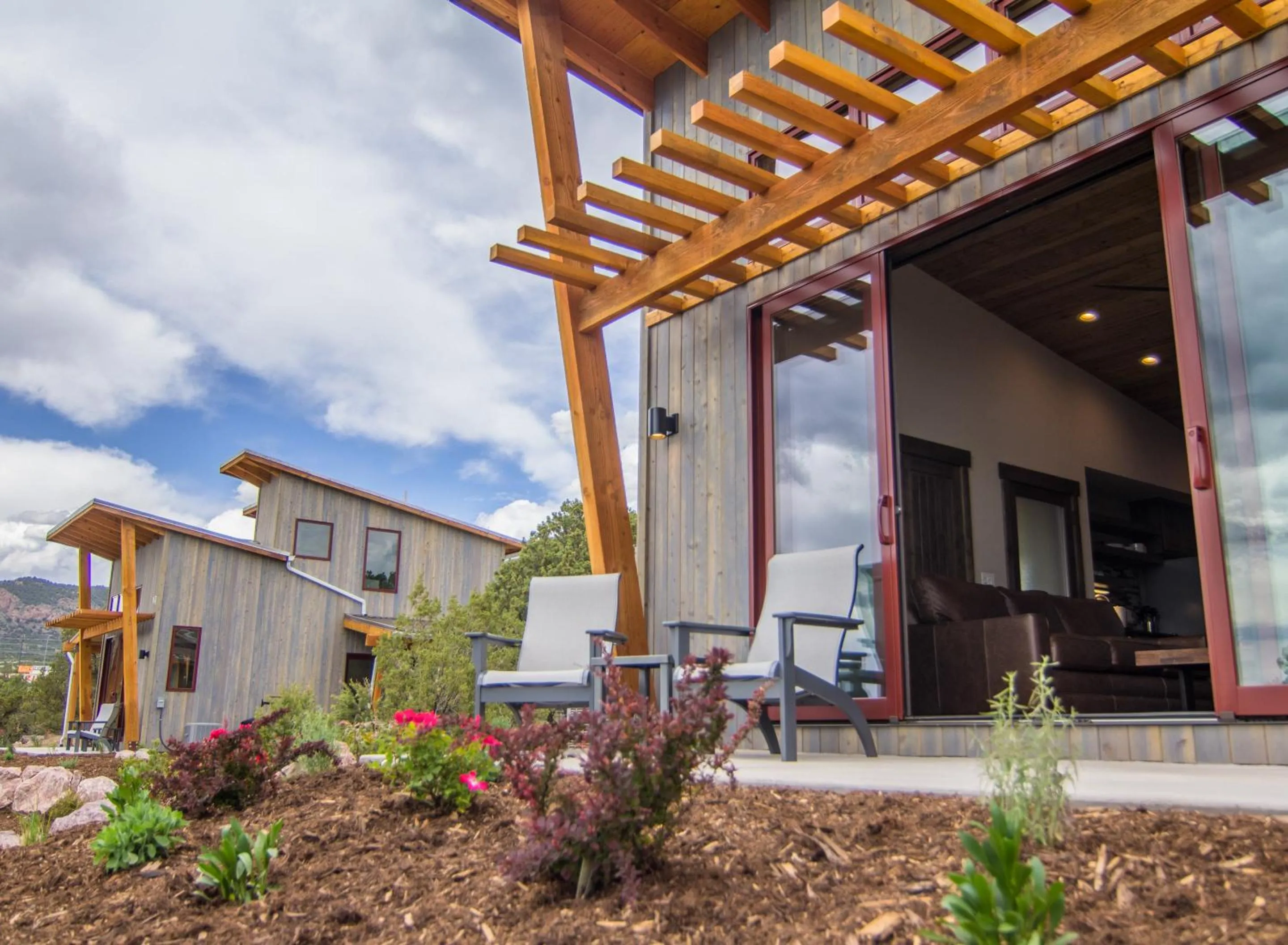 Facade/entrance in Royal Gorge Cabins
