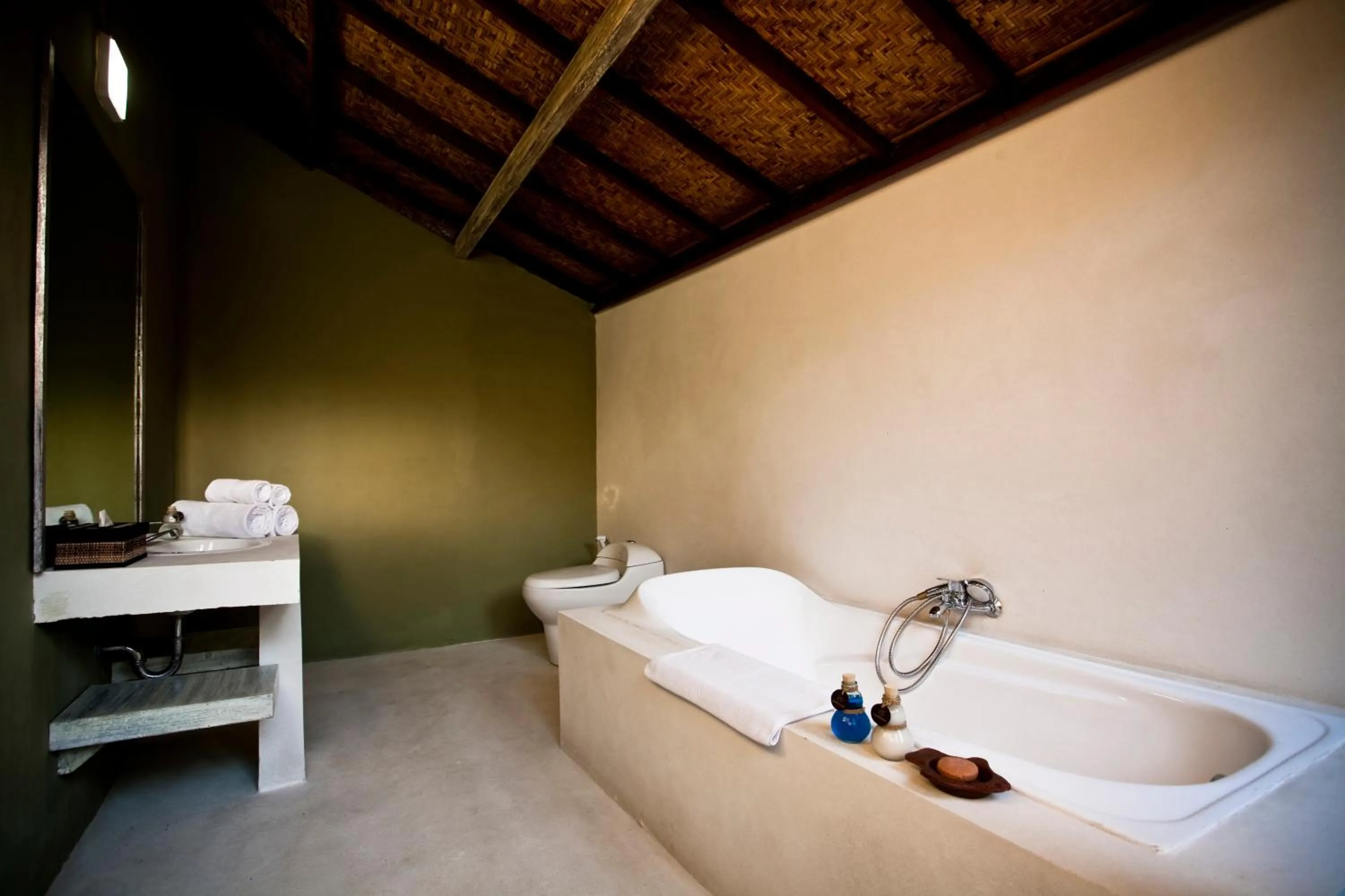 Bathroom in D'Tunjung Resort & Spa