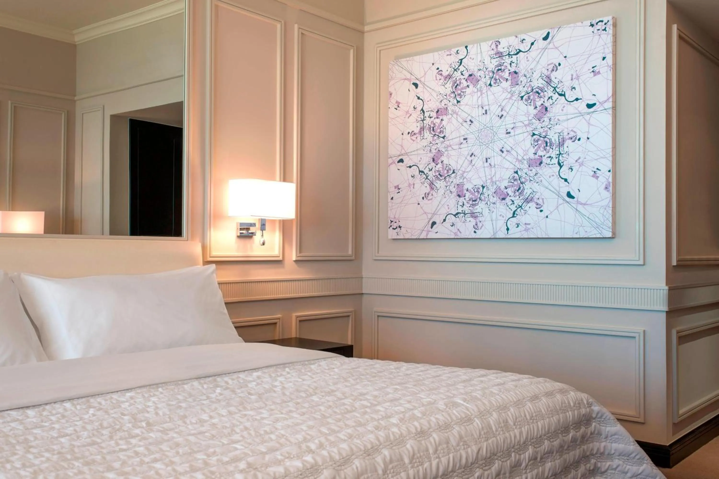 Photo of the whole room, Bed in Le Meridien Mina Seyahi Beach Resort & Waterpark