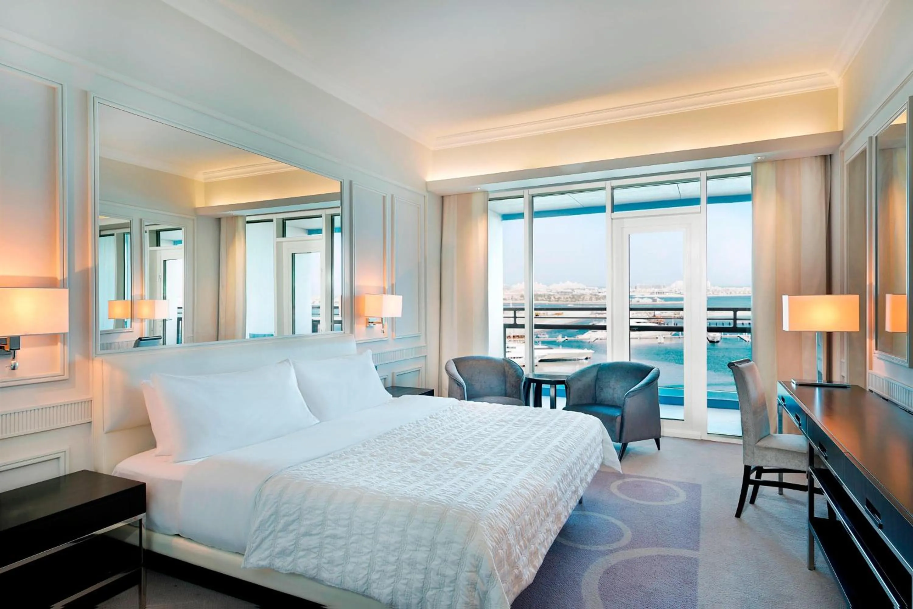 Photo of the whole room, Bed in Le Meridien Mina Seyahi Beach Resort & Waterpark