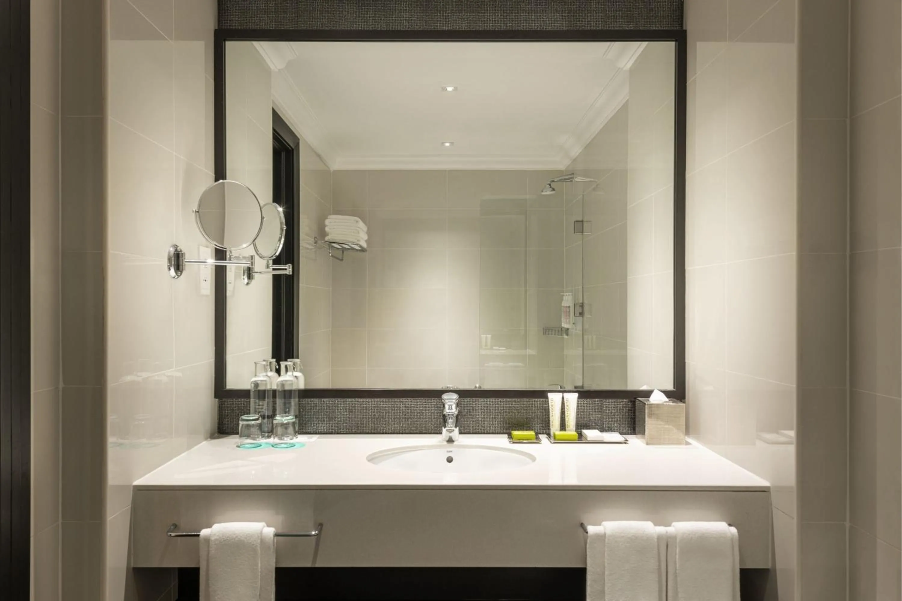 Photo of the whole room in Le Meridien Mina Seyahi Beach Resort & Waterpark