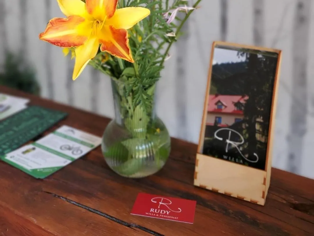 Decorative detail in Willa Rudy