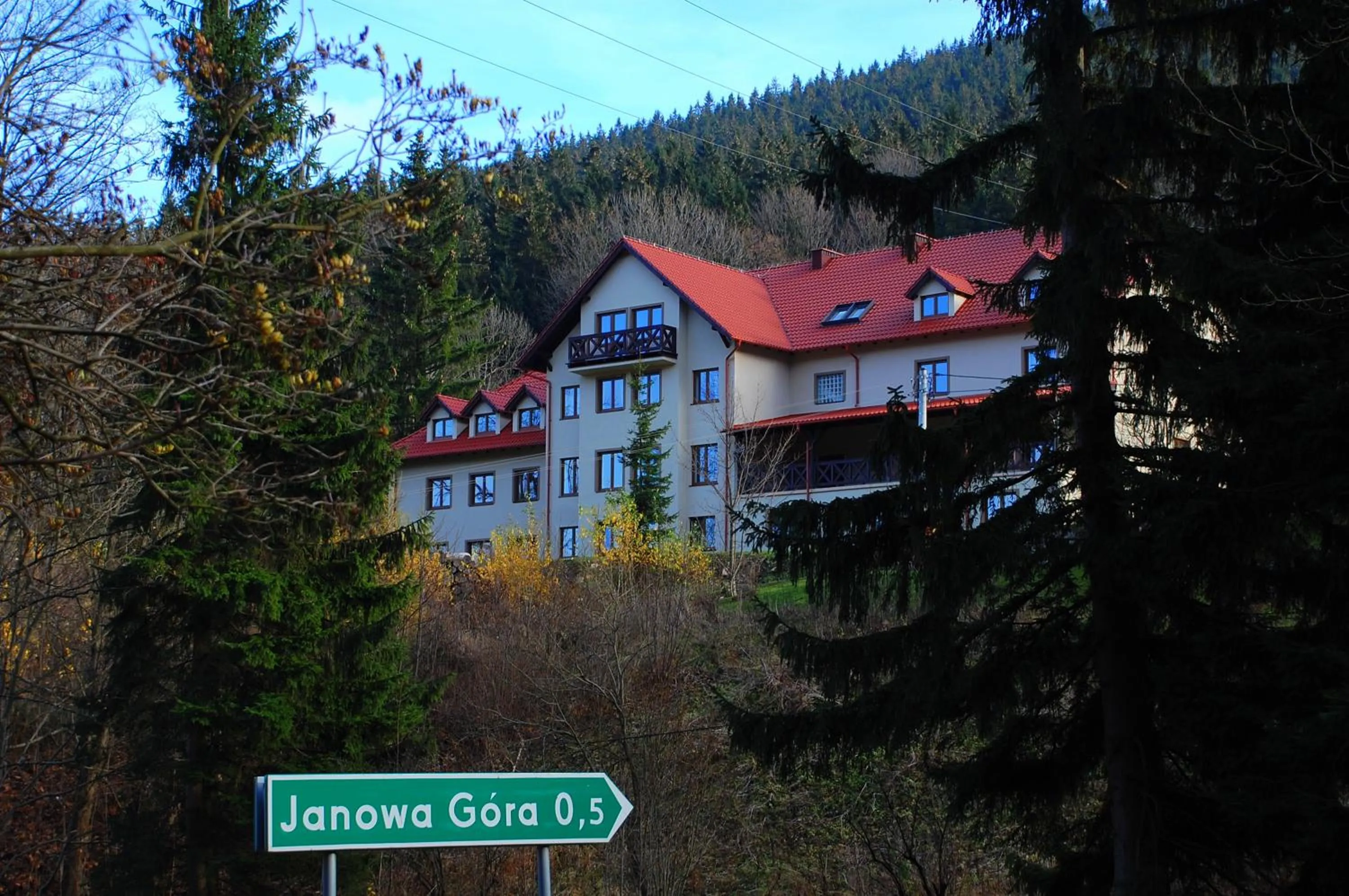 Property building in Willa Rudy