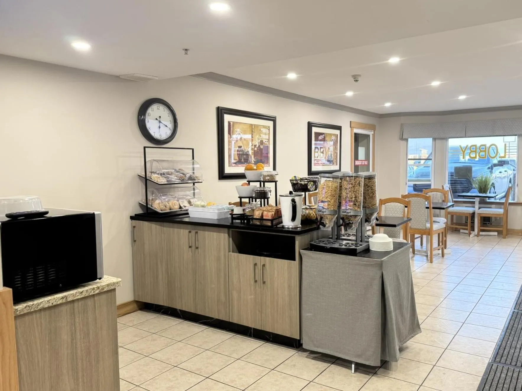 American breakfast in Western Budget Motel #1 Leduc/Nisku