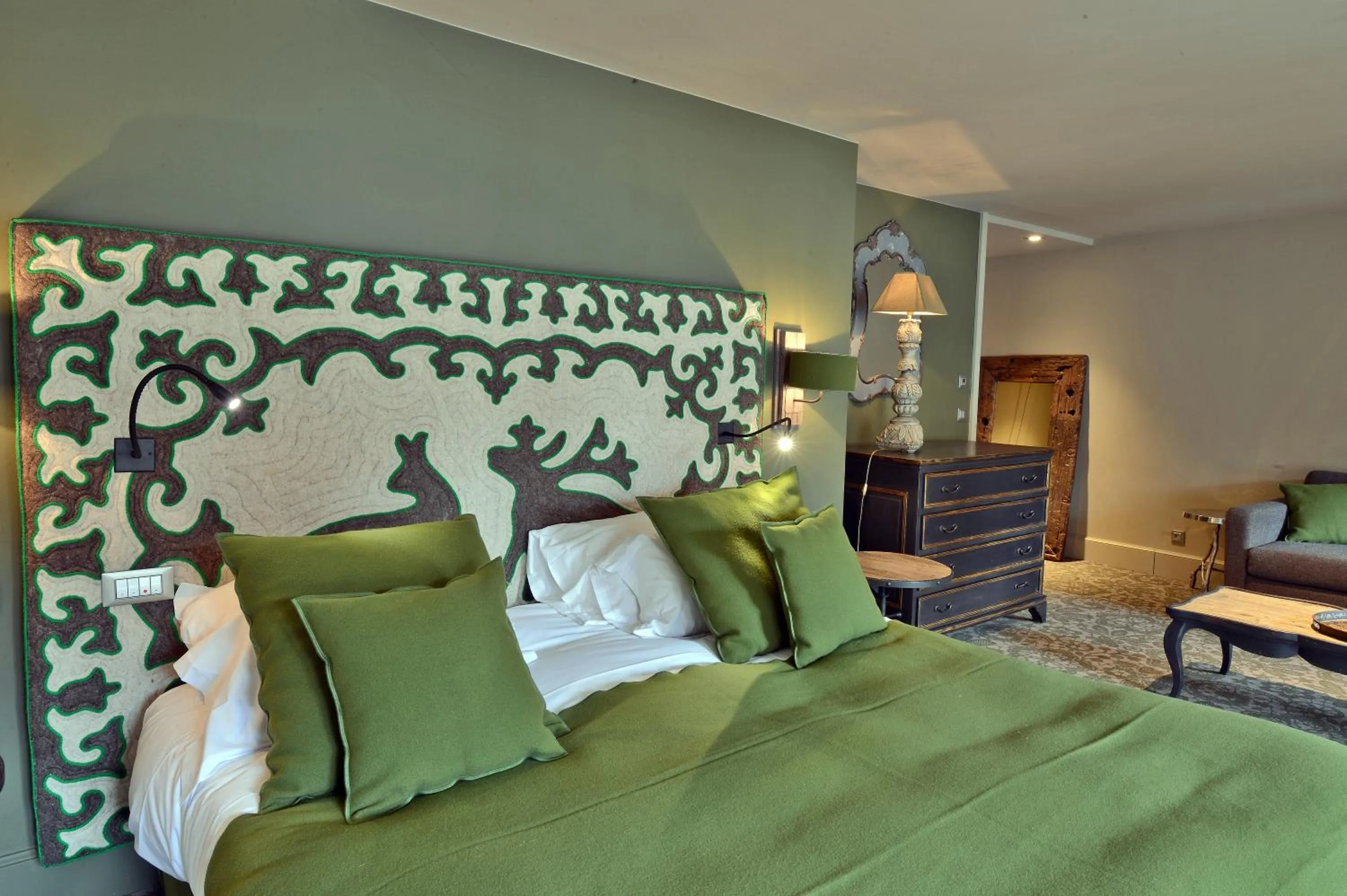 Decorative detail, Bed in Maison de Famille Les 5 Frères