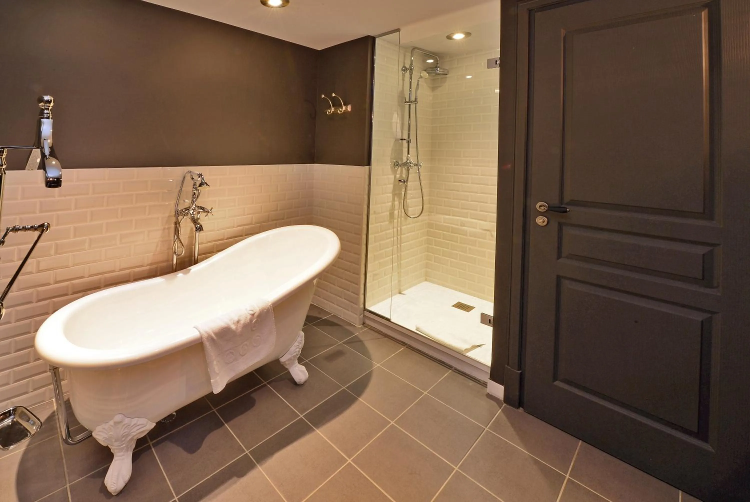 Bathroom in Maison de Famille Les 5 Frères