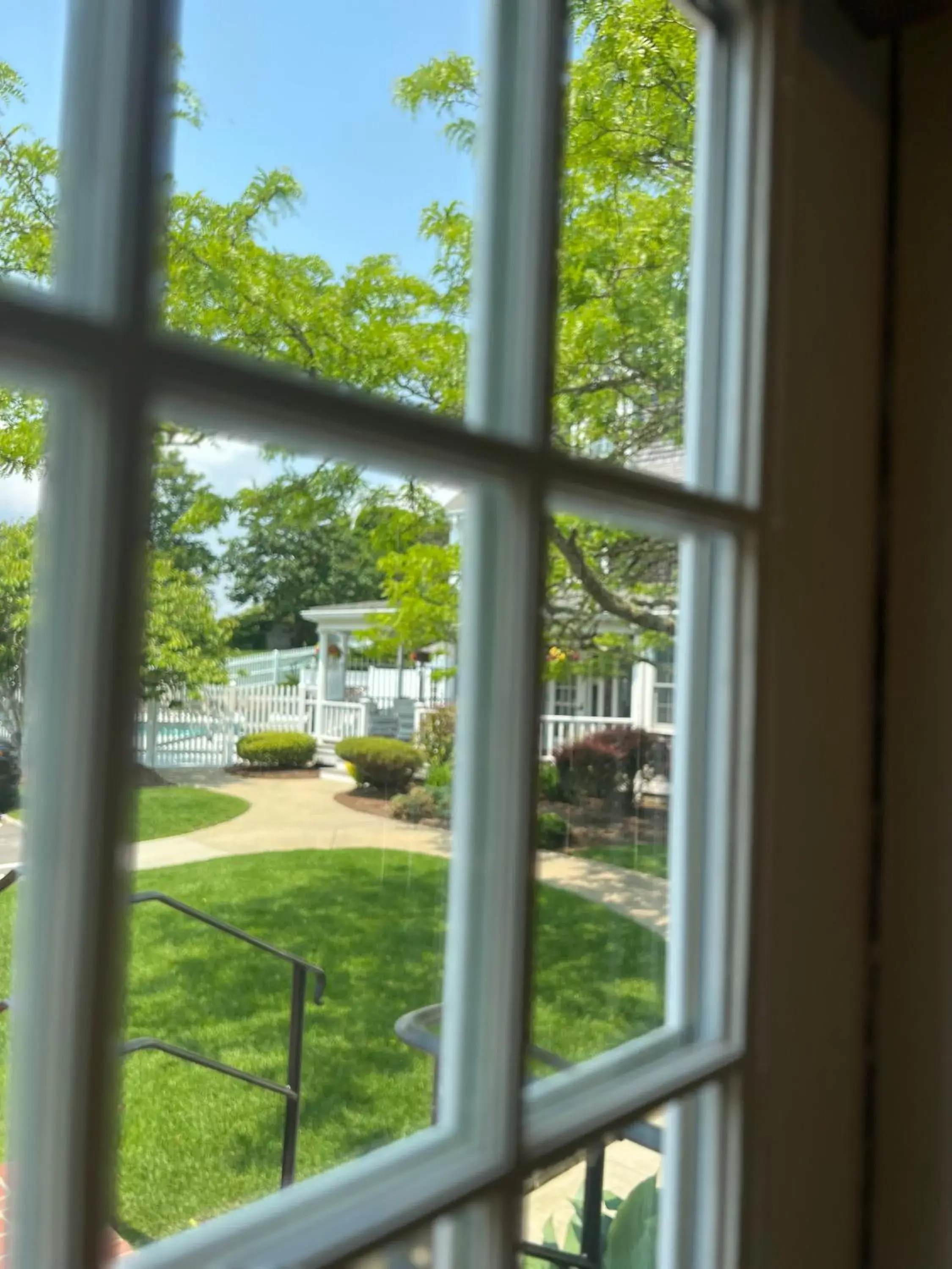 Queen Room - single occupancy - Disability Access in Chatham Wayside Inn Queen Room - single occupancy - Disability Access in Chatham Wayside Inn