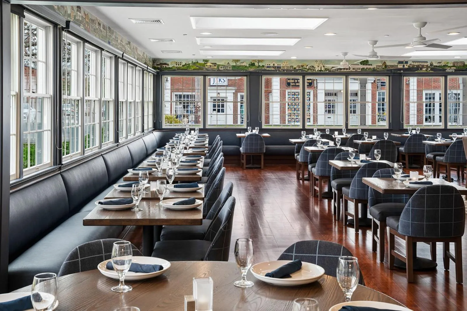 Restaurant/places to eat in Chatham Wayside Inn