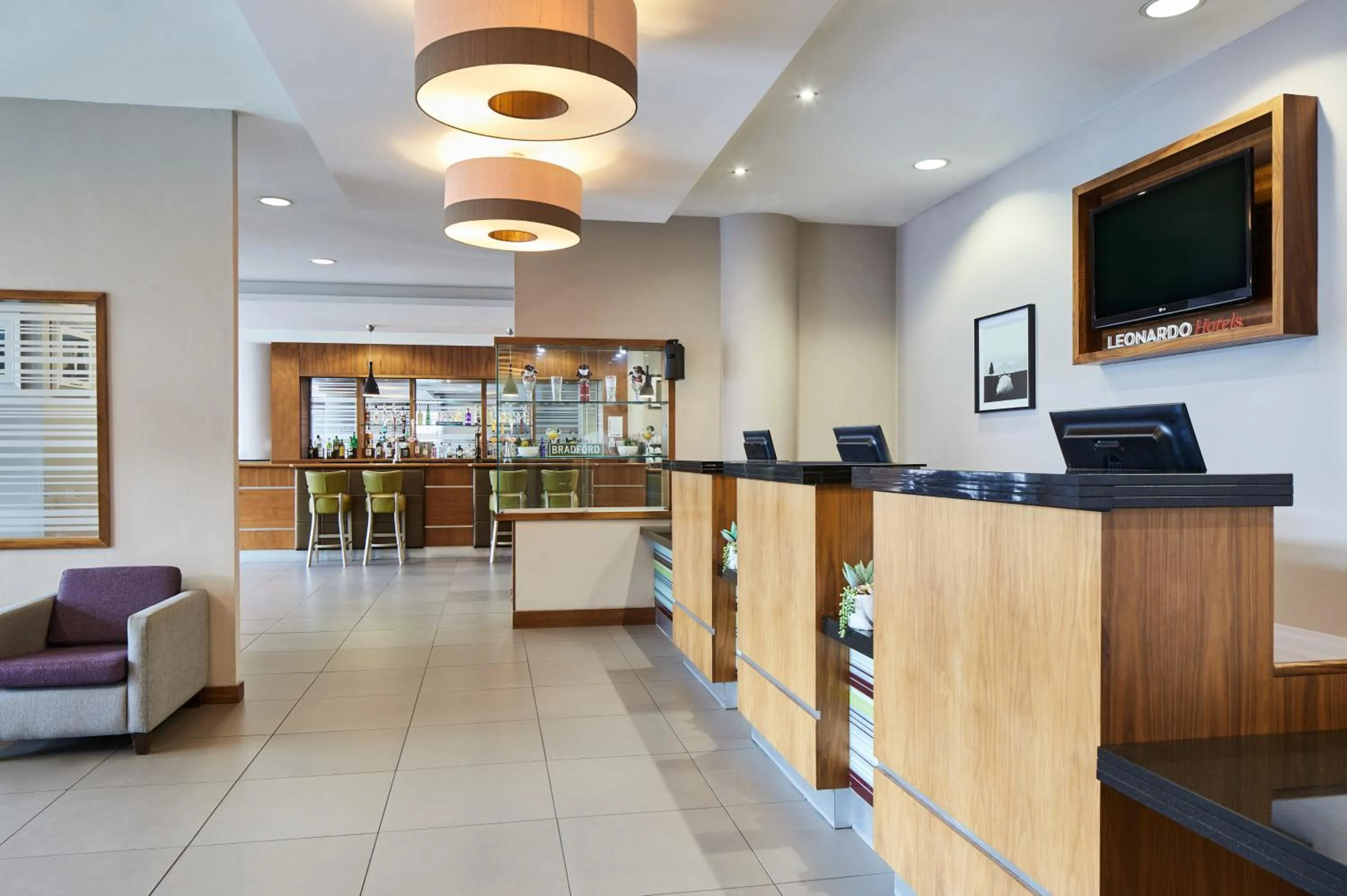 Lobby or reception in Leonardo Hotel Bradford
