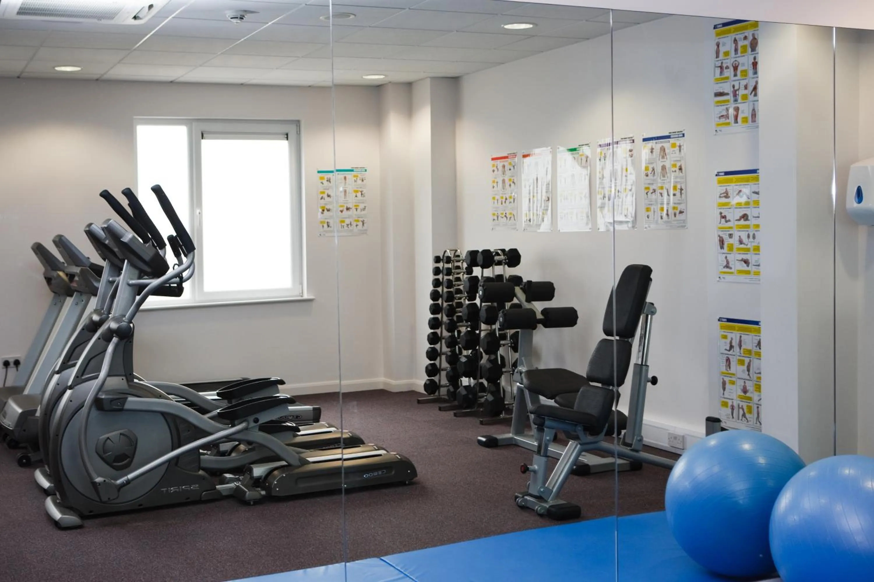 Fitness centre/facilities in Leonardo Hotel Bradford