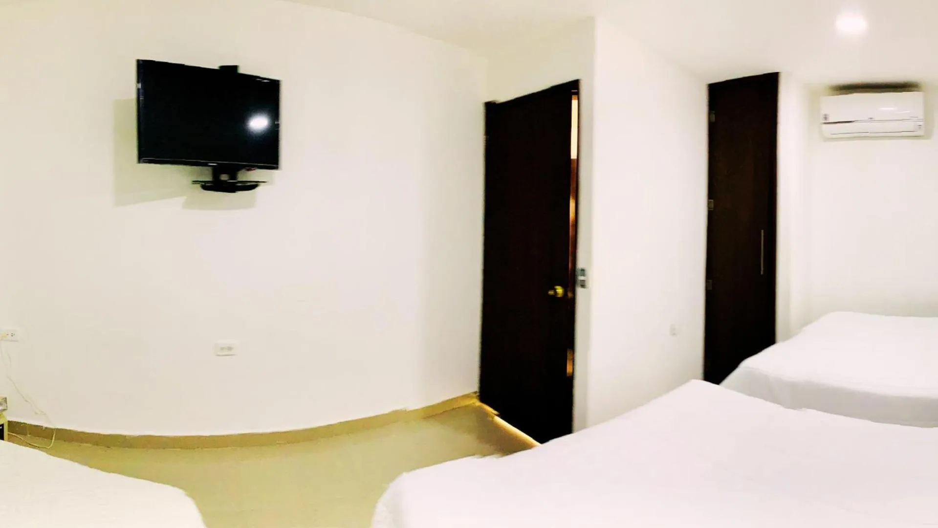 Photo of the whole room, Bed in Apartahotel Bahia Tropical III