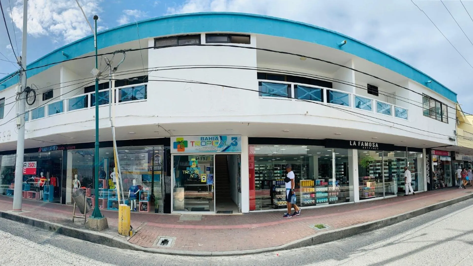 Property building in Apartahotel Bahia Tropical III