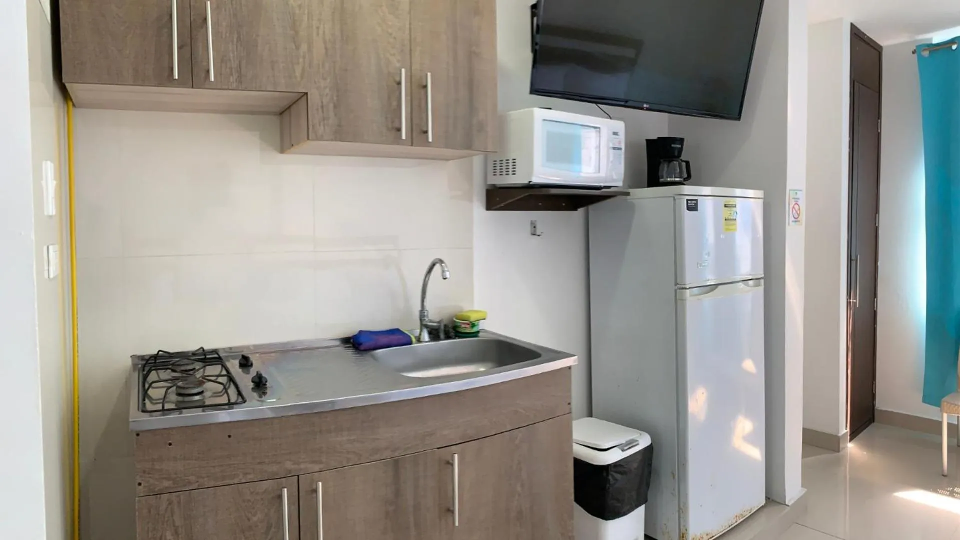 Kitchen or kitchenette in Apartahotel Bahia Tropical III