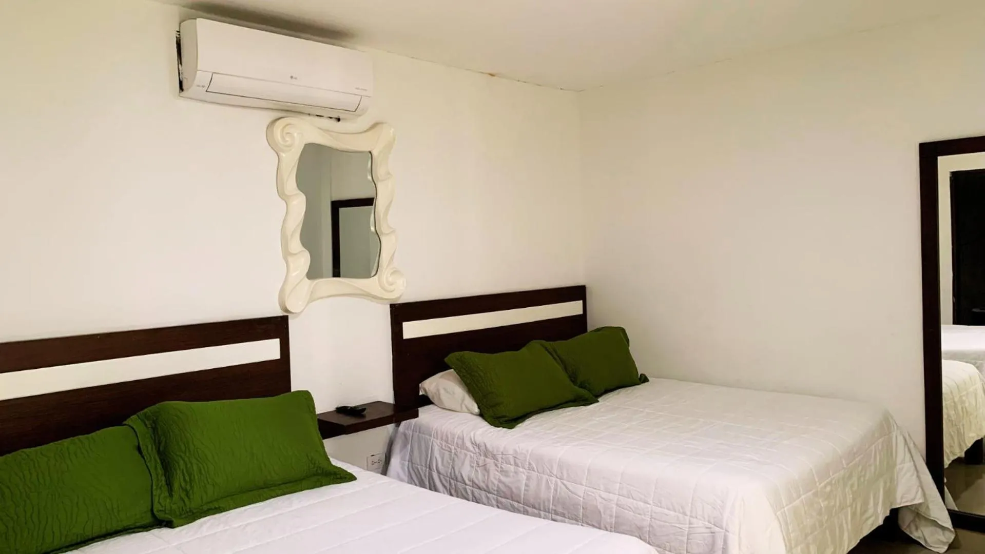 Photo of the whole room, Bed in Apartahotel Bahia Tropical III