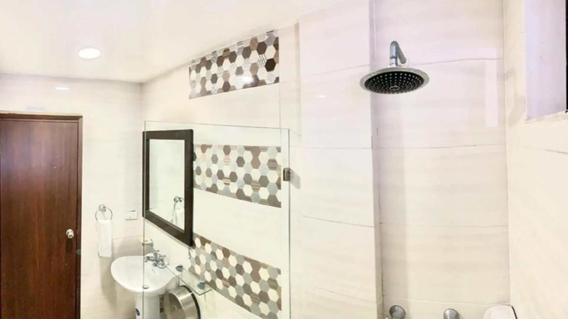 Bathroom in Apartahotel Bahia Tropical III